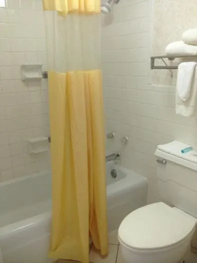 Bathroom in Wingfield Inn