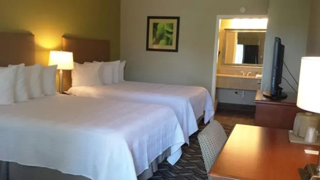 Photo of the whole room, Bed in Wingfield Inn