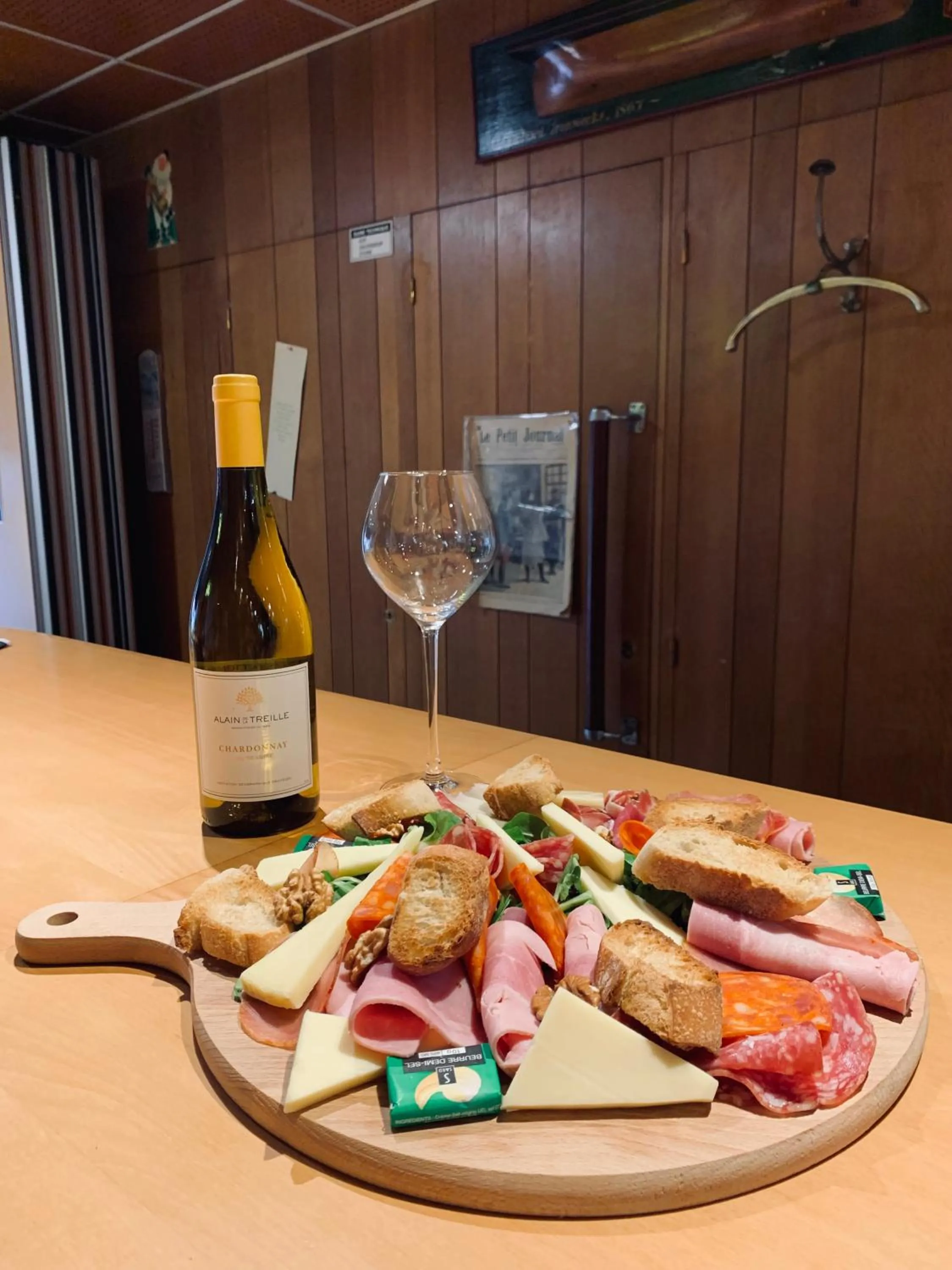 Lounge or bar in Hotel Arcantis Le Voltaire