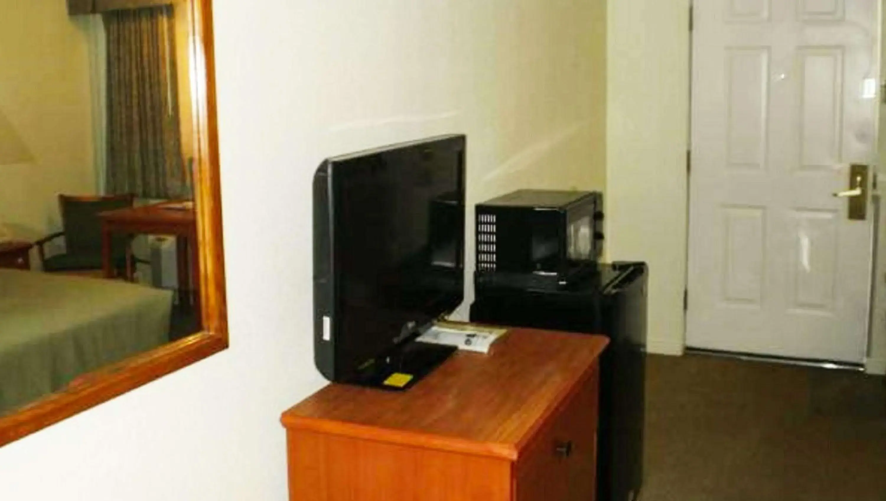 King Room - Disability Access in Magnuson Hotel Park Vue King Room - Disability Access in Magnuson Hotel Park Vue