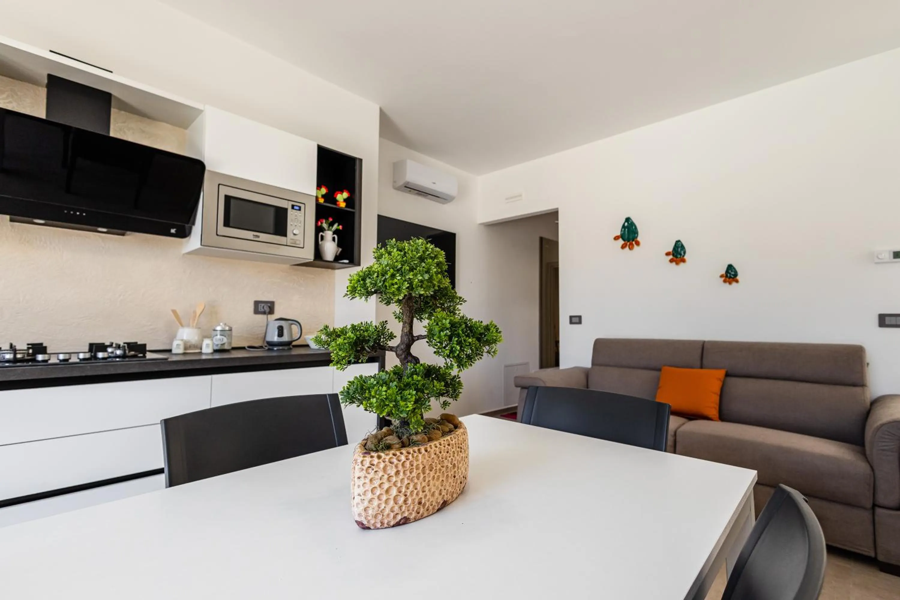 Dining area in La Collina di Montegrappa - Suites with Heated Private Pool - Suites with Shared Pool