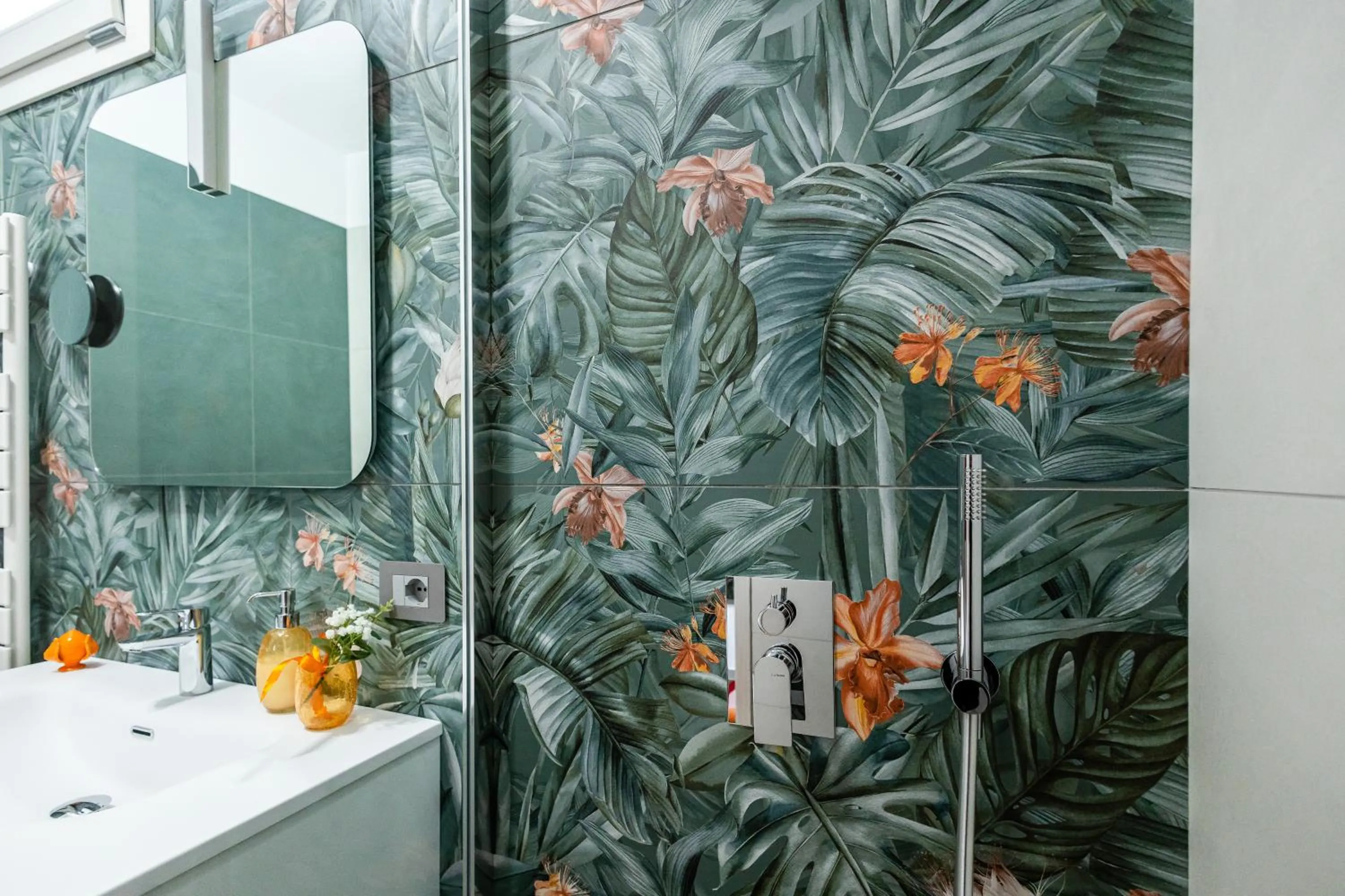 Shower in La Collina di Montegrappa - Suites with Heated Private Pool - Suites with Shared Pool