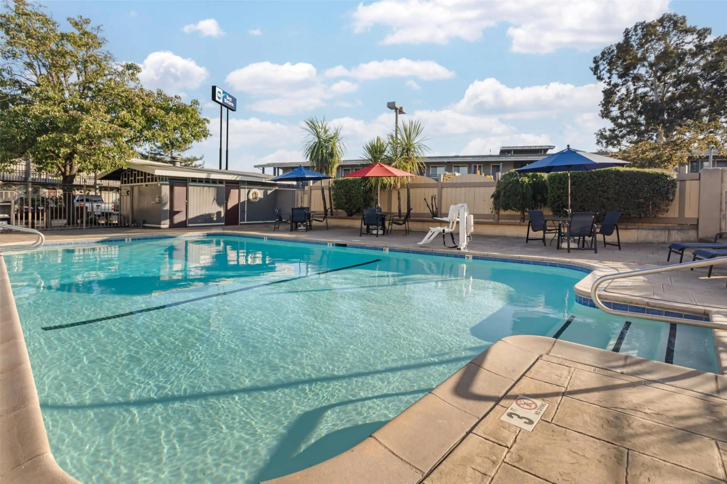 Pool view in Best Western Petaluma Inn