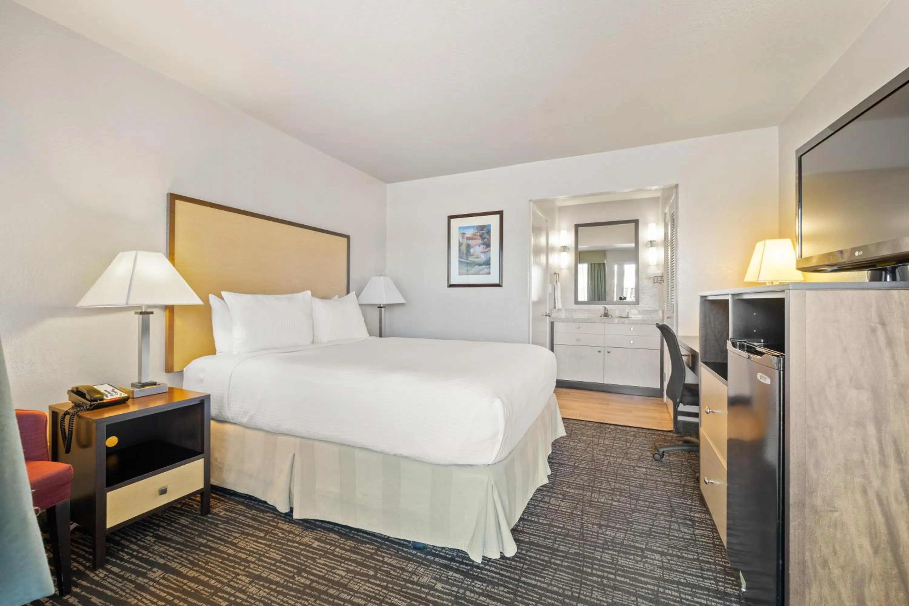 Bed in Best Western Petaluma Inn