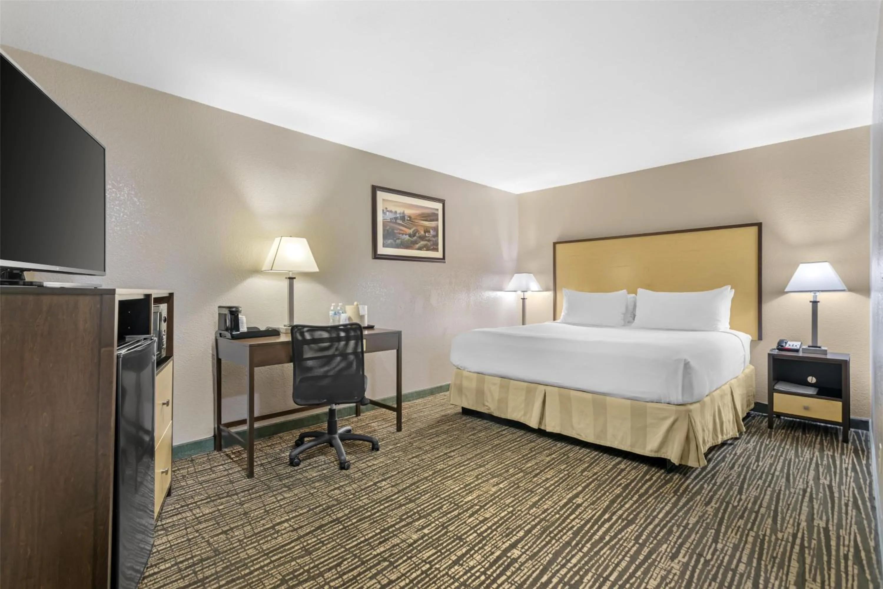 Bedroom, Bed in Best Western Petaluma Inn