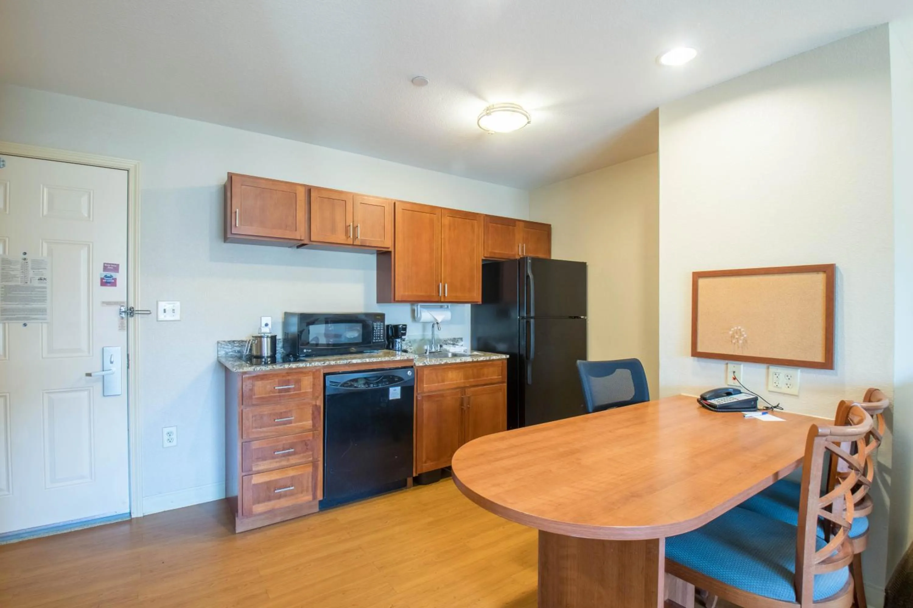 Western Slope Suites Parachute