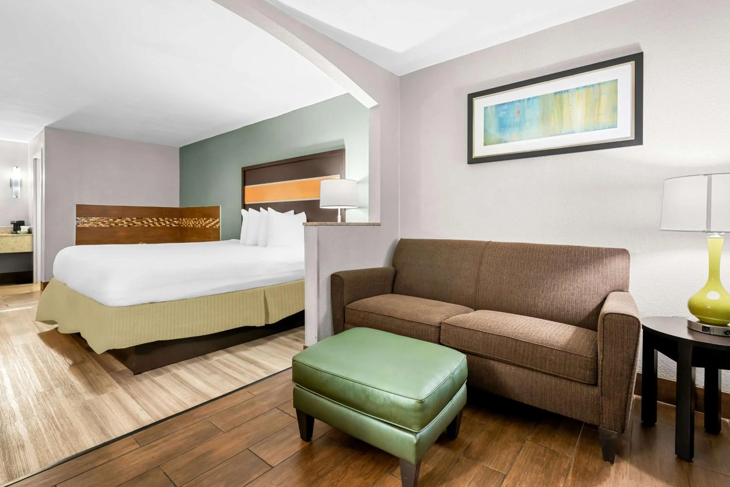 Spa and wellness centre/facilities, Bed in Best Western Executive Suites