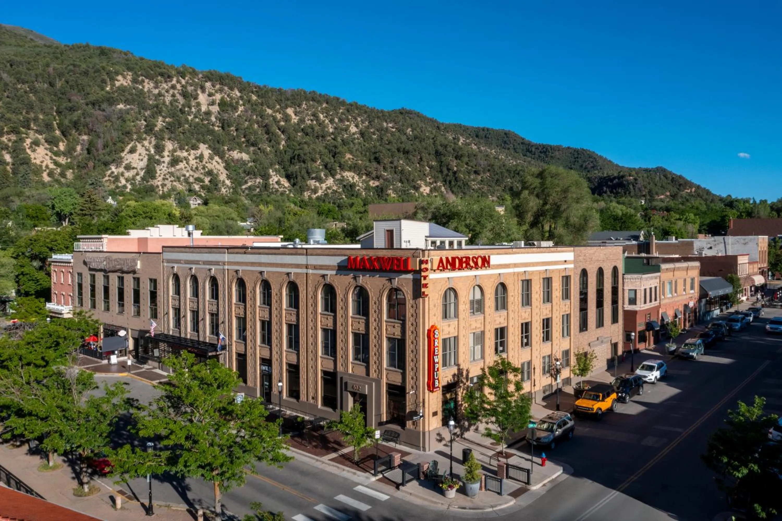 Property building in Hotel Maxwell Anderson