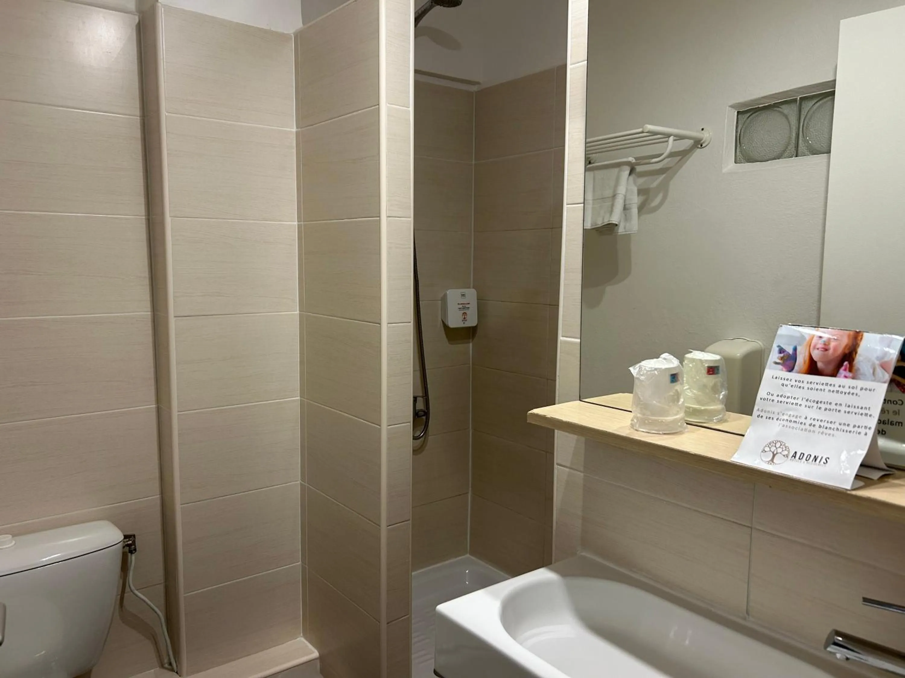 Bathroom in Adonis Le Chastellan