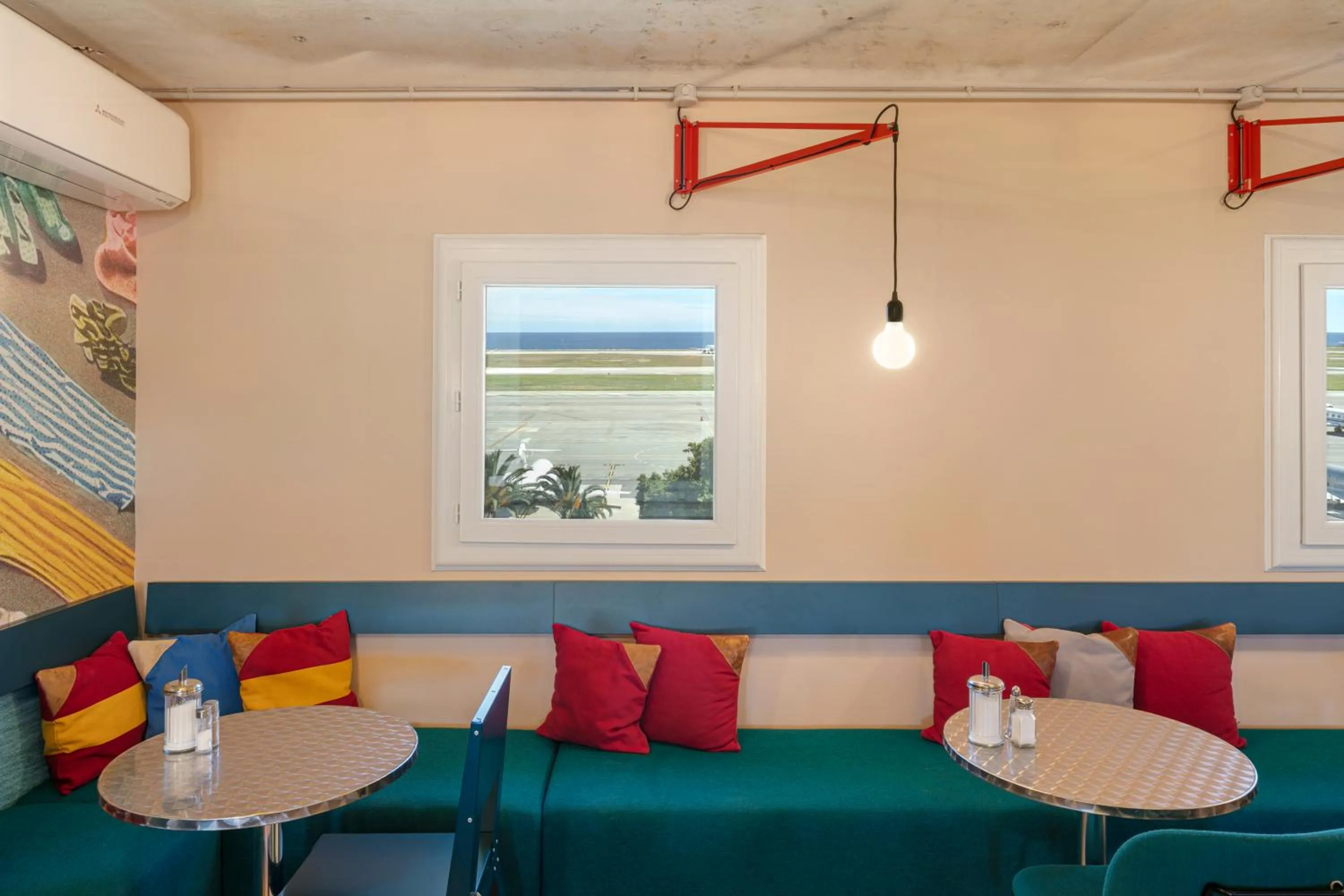 Lounge or bar in Greet Hotel Nice Aéroport Promenade des Anglais