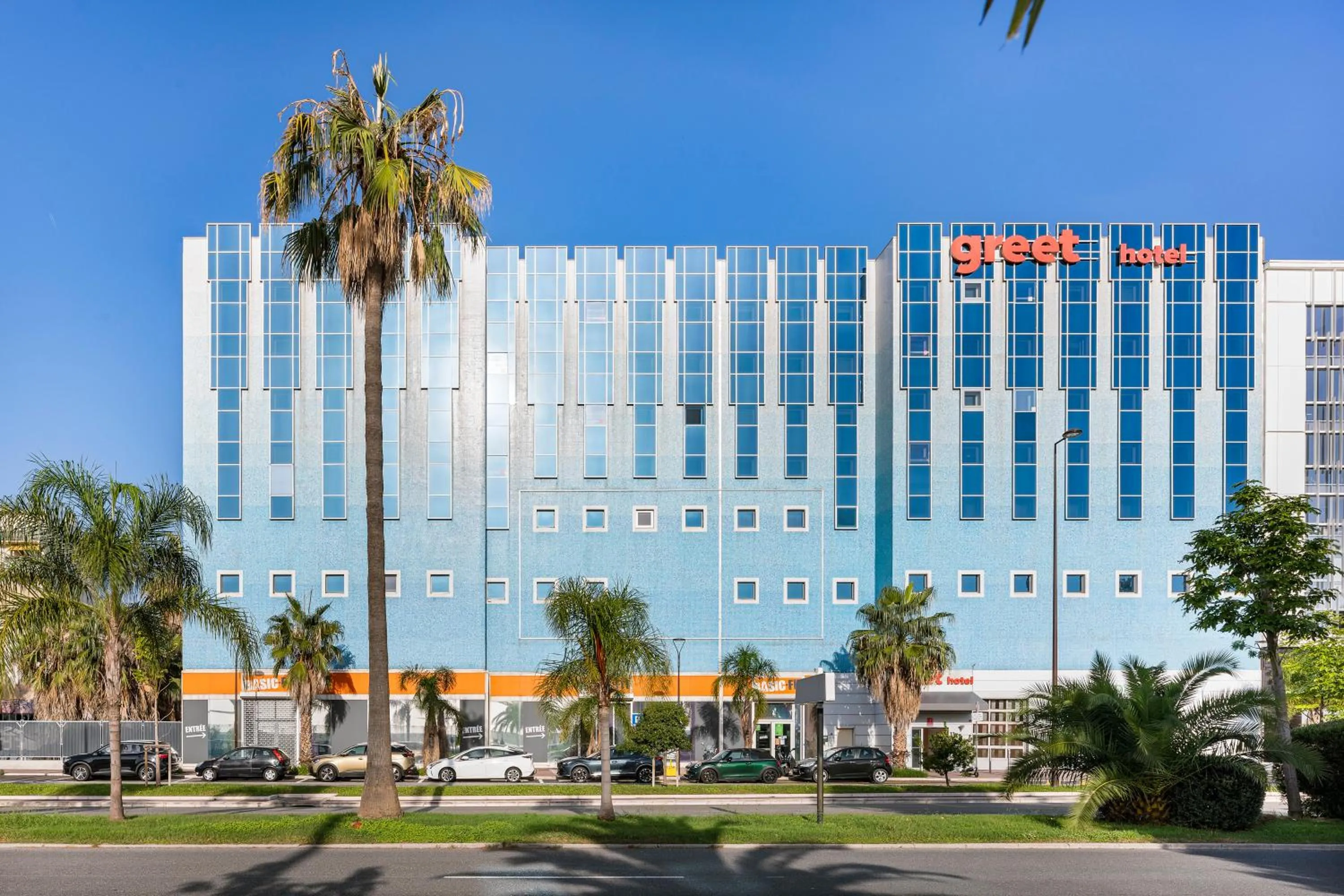 Property building in Greet Hotel Nice Aéroport Promenade des Anglais