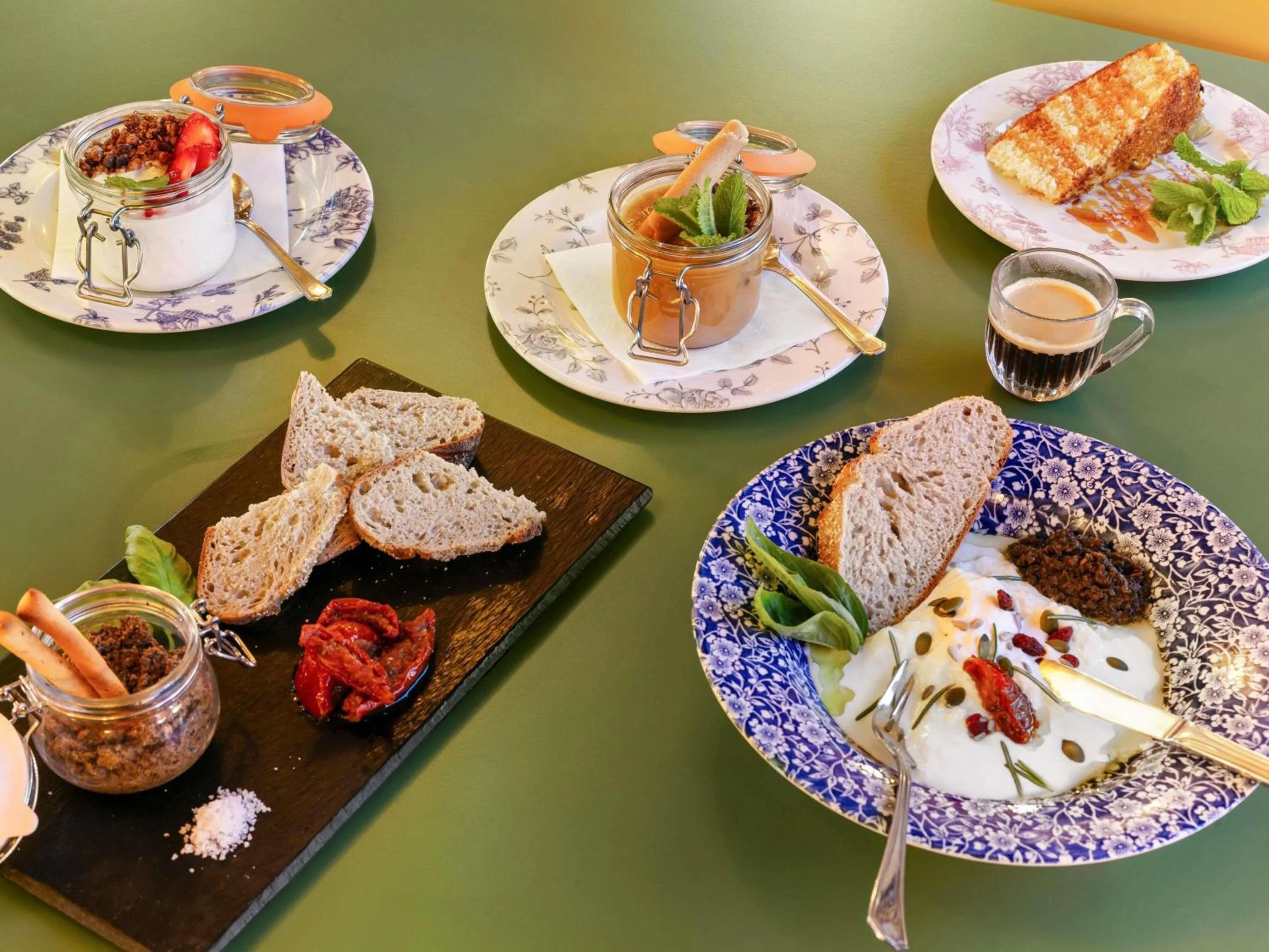 Breakfast in Greet Hotel Nice Aéroport Promenade des Anglais