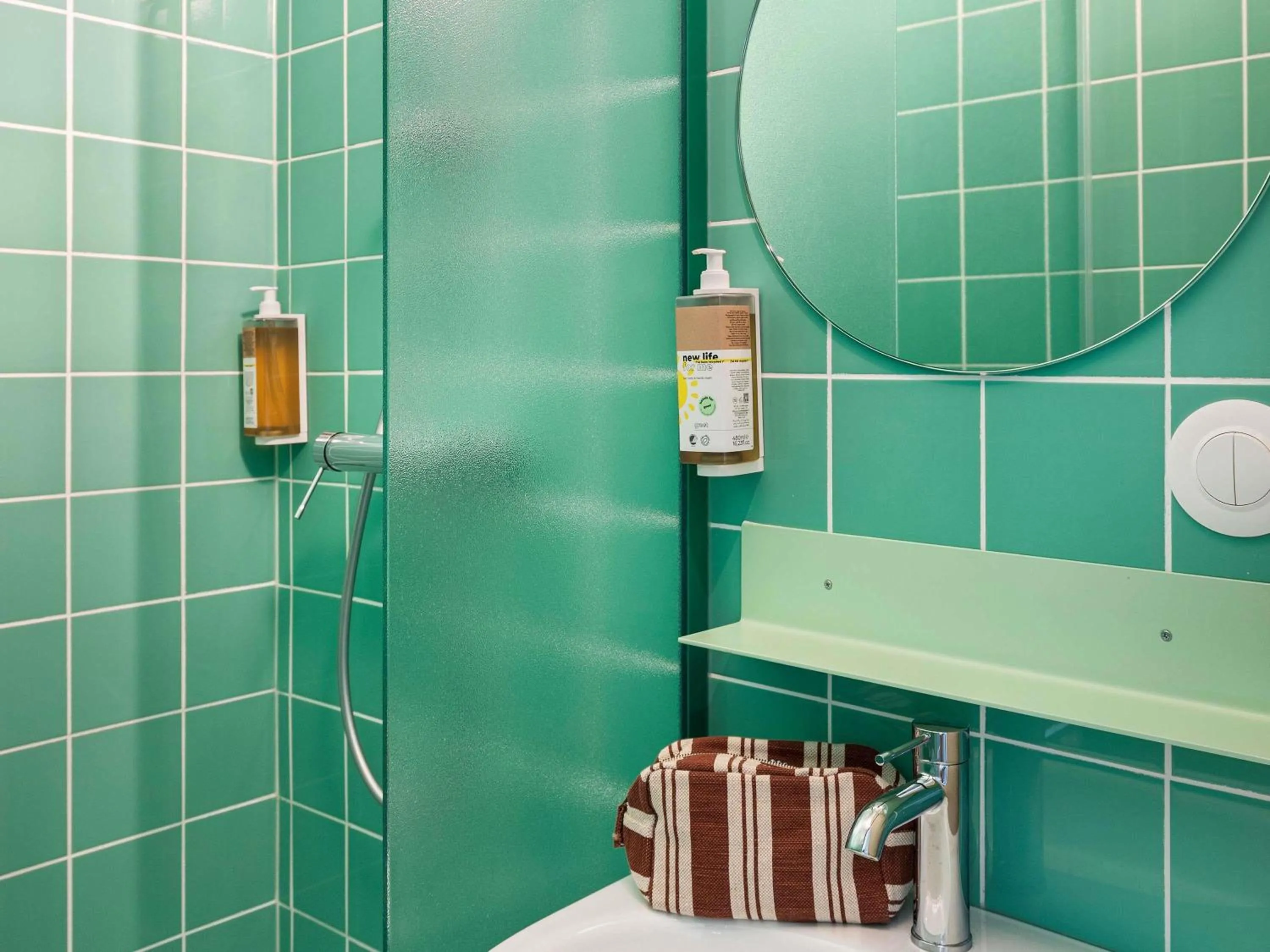 Bedroom in Greet Hotel Nice Aéroport Promenade des Anglais