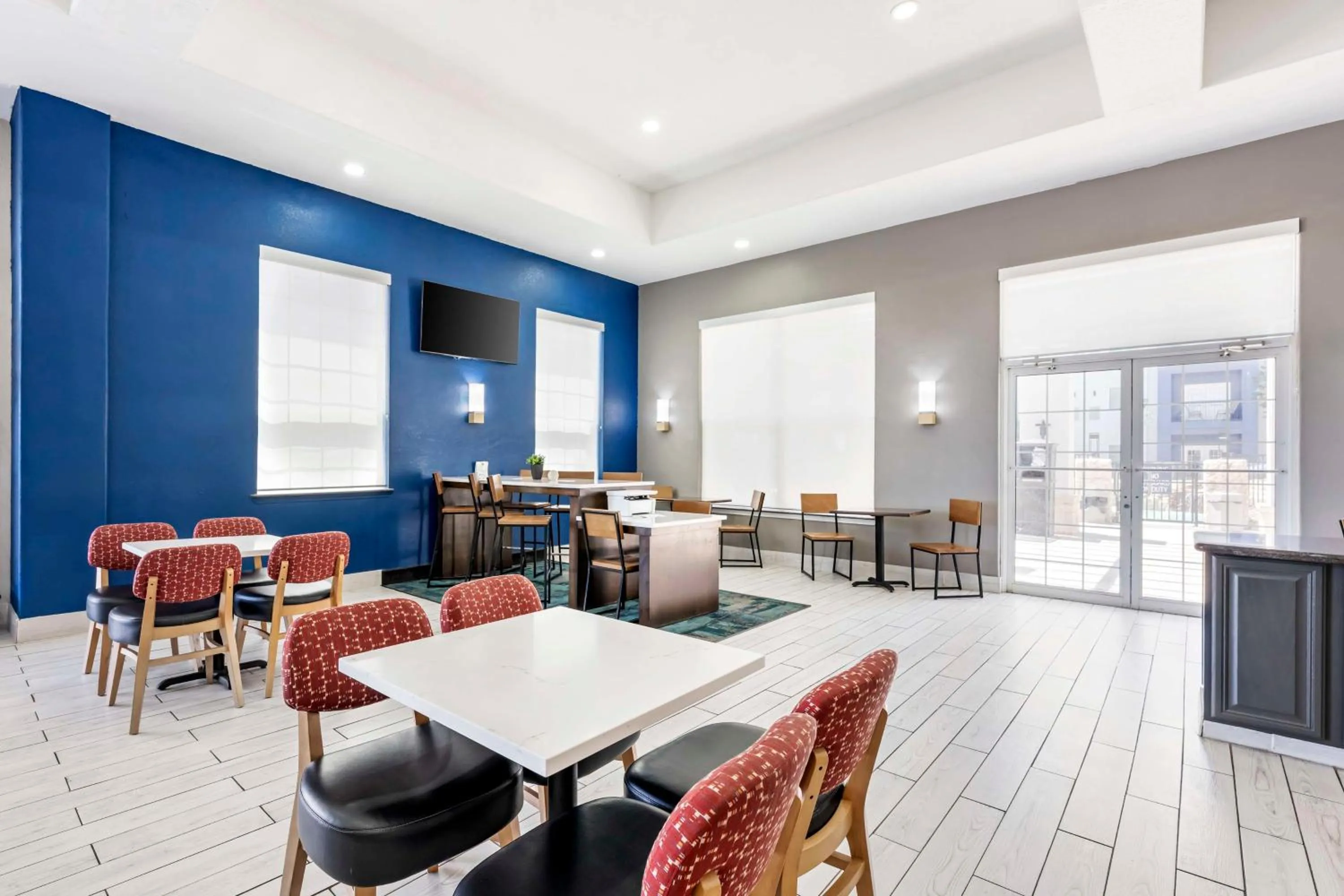 Breakfast in Best Western Lubbock West Inn & Suites