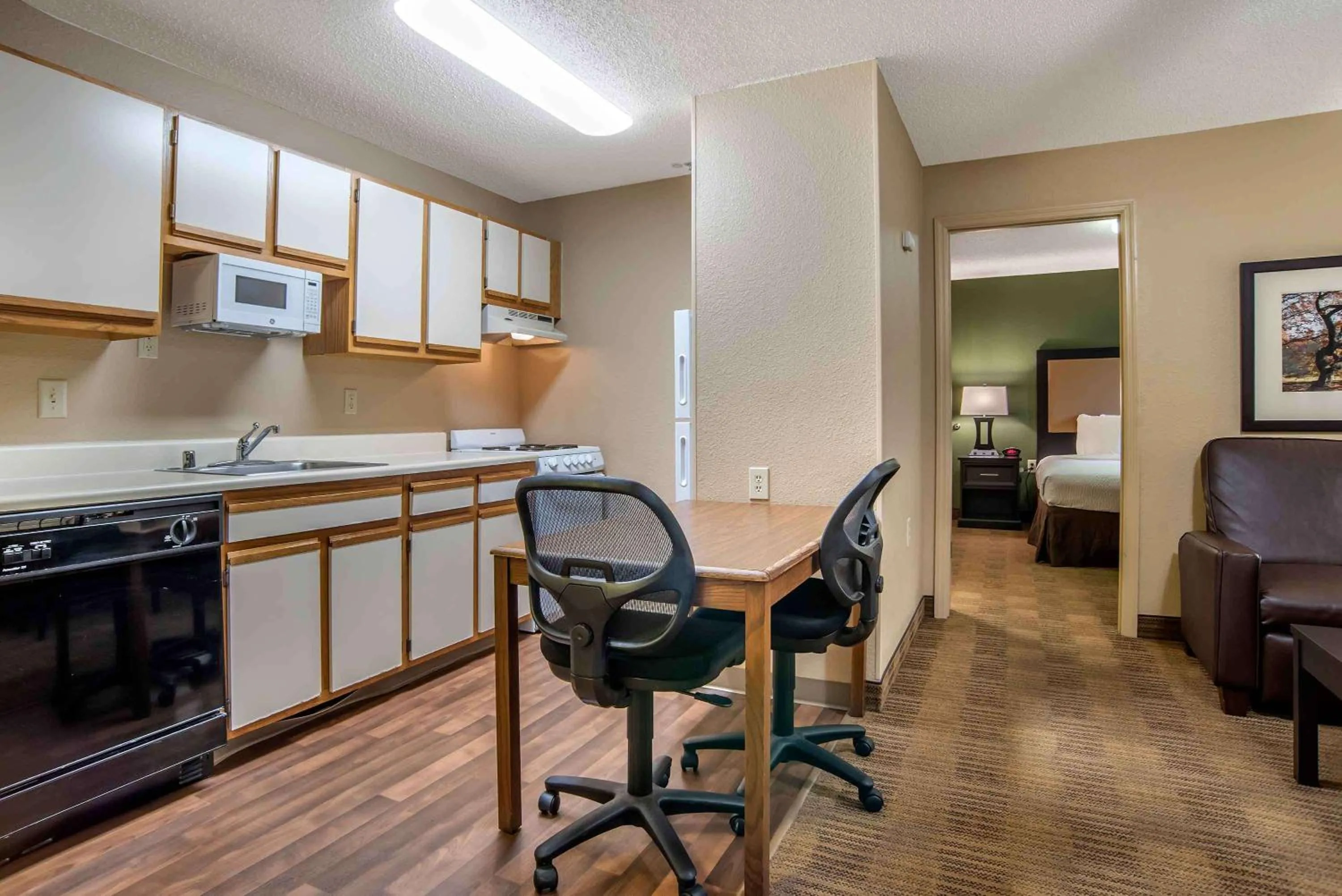 Bedroom in Extended Stay America Suites - Toledo - Maumee