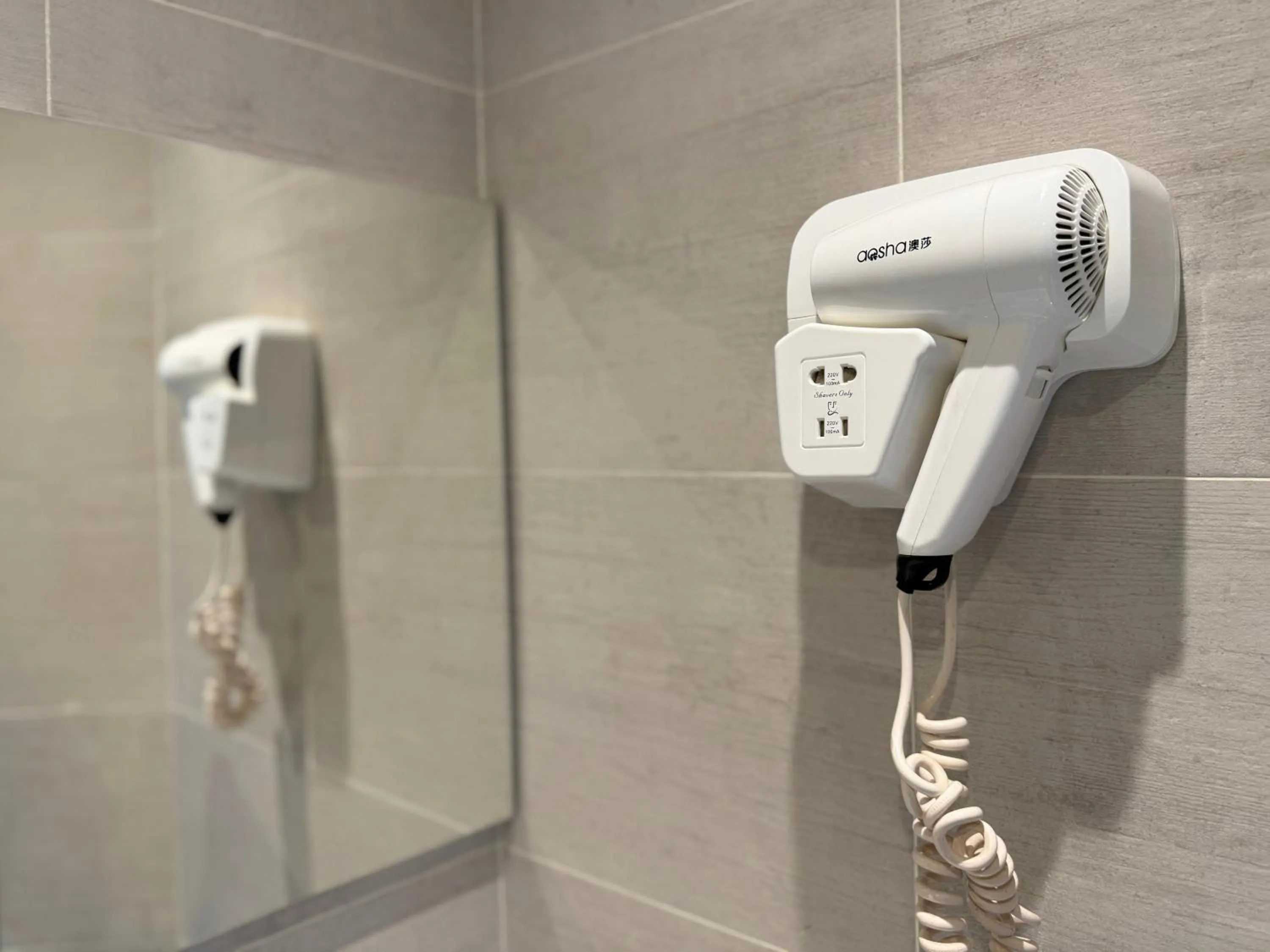 Bathroom in Trocadero