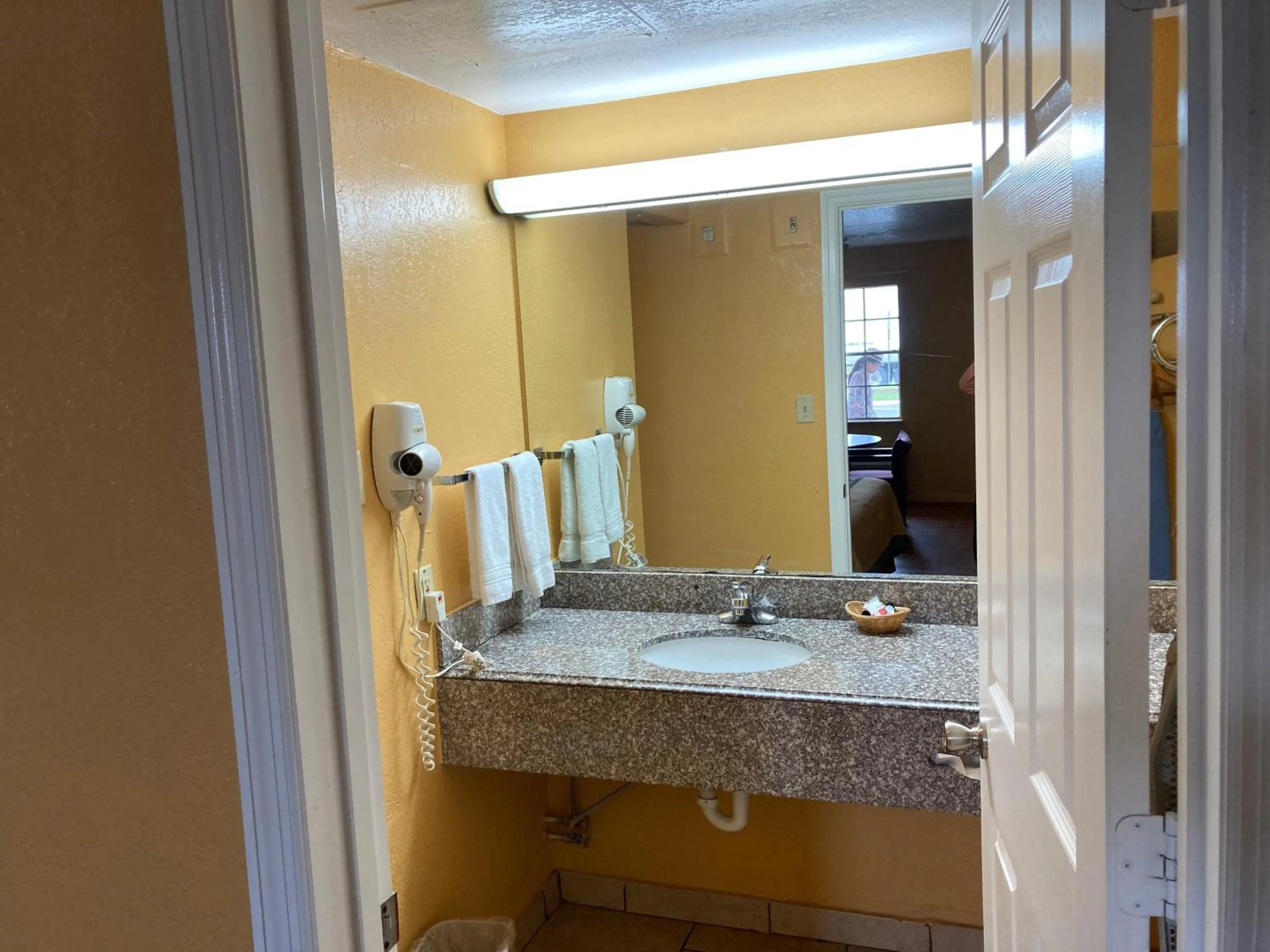 Bathroom in Super 8 by Wyndham Little Rock/North/Airport