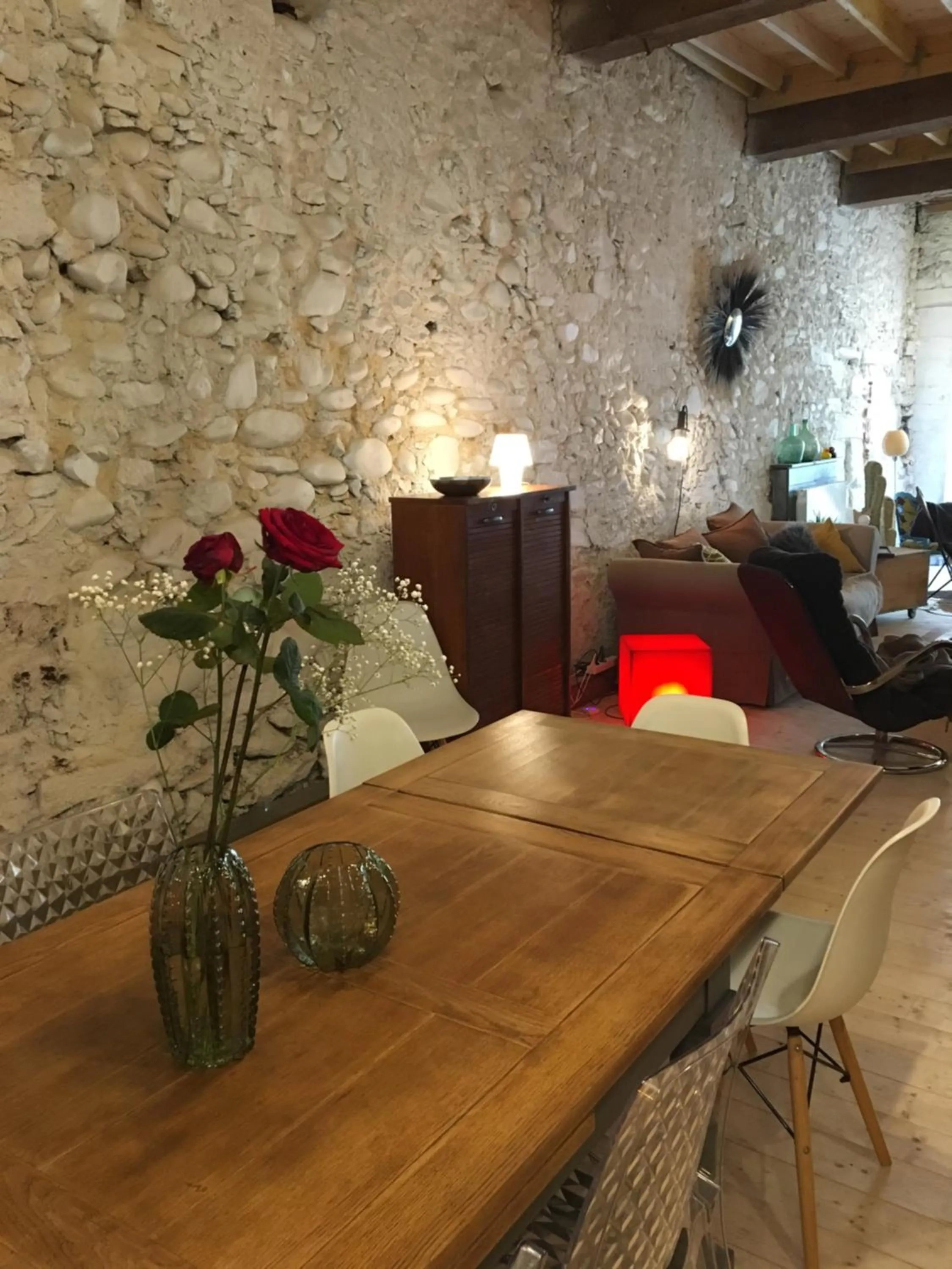 Dining area in le 25bis