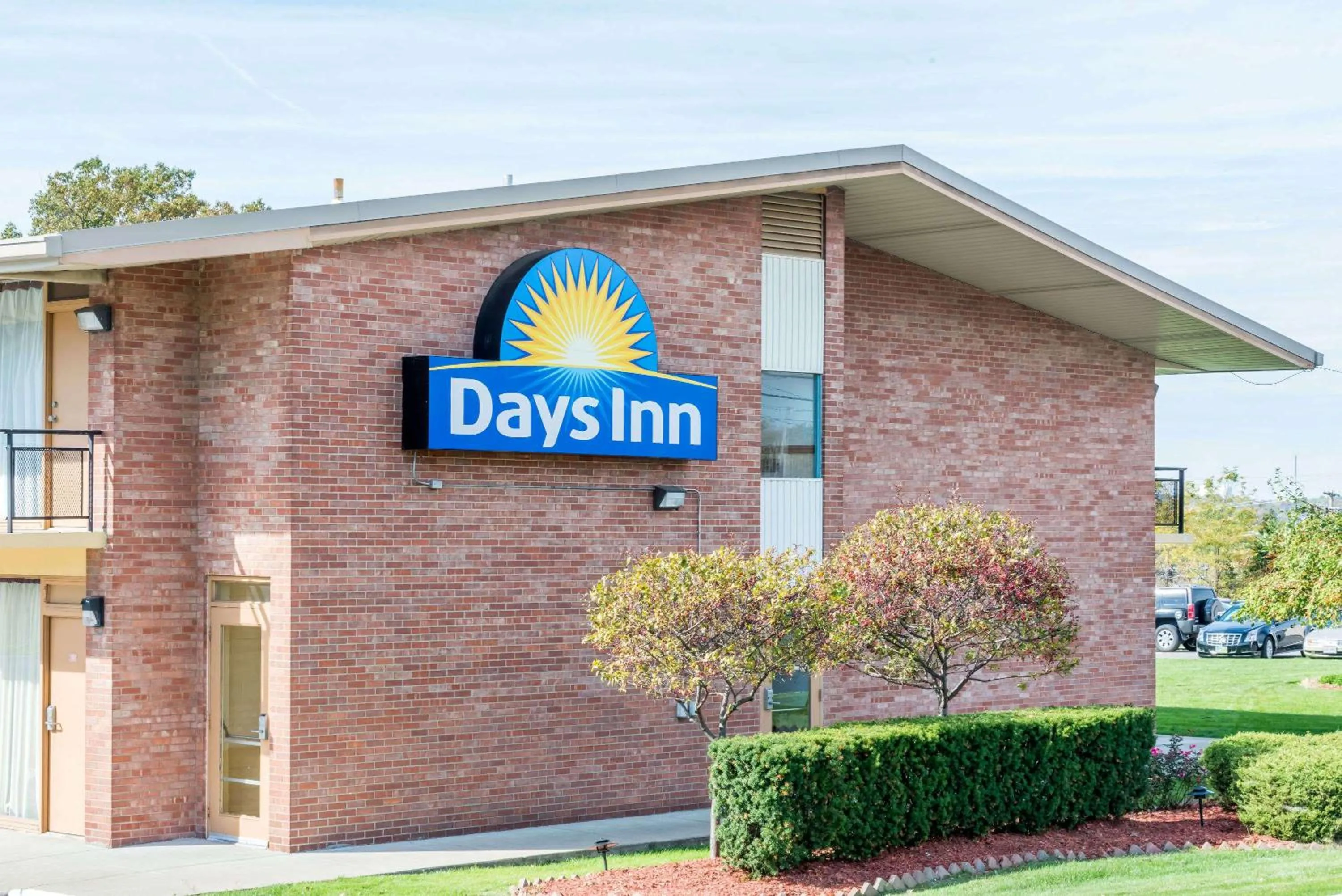 Property building in Days Inn by Wyndham Niles