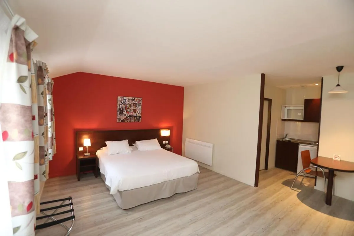 Bed in Hôtel de l'Abbaye des Prémontrés