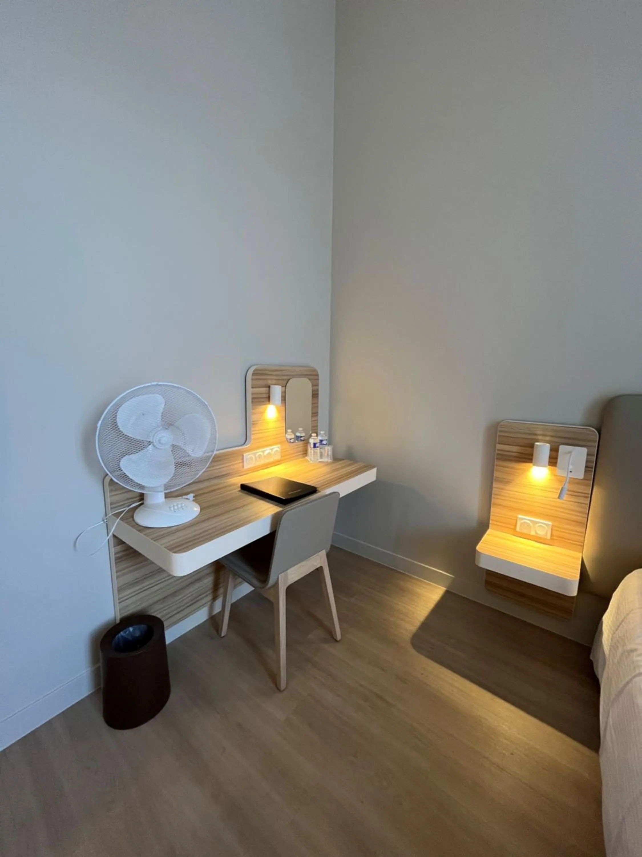 Bedroom in Hôtel de l'Abbaye des Prémontrés