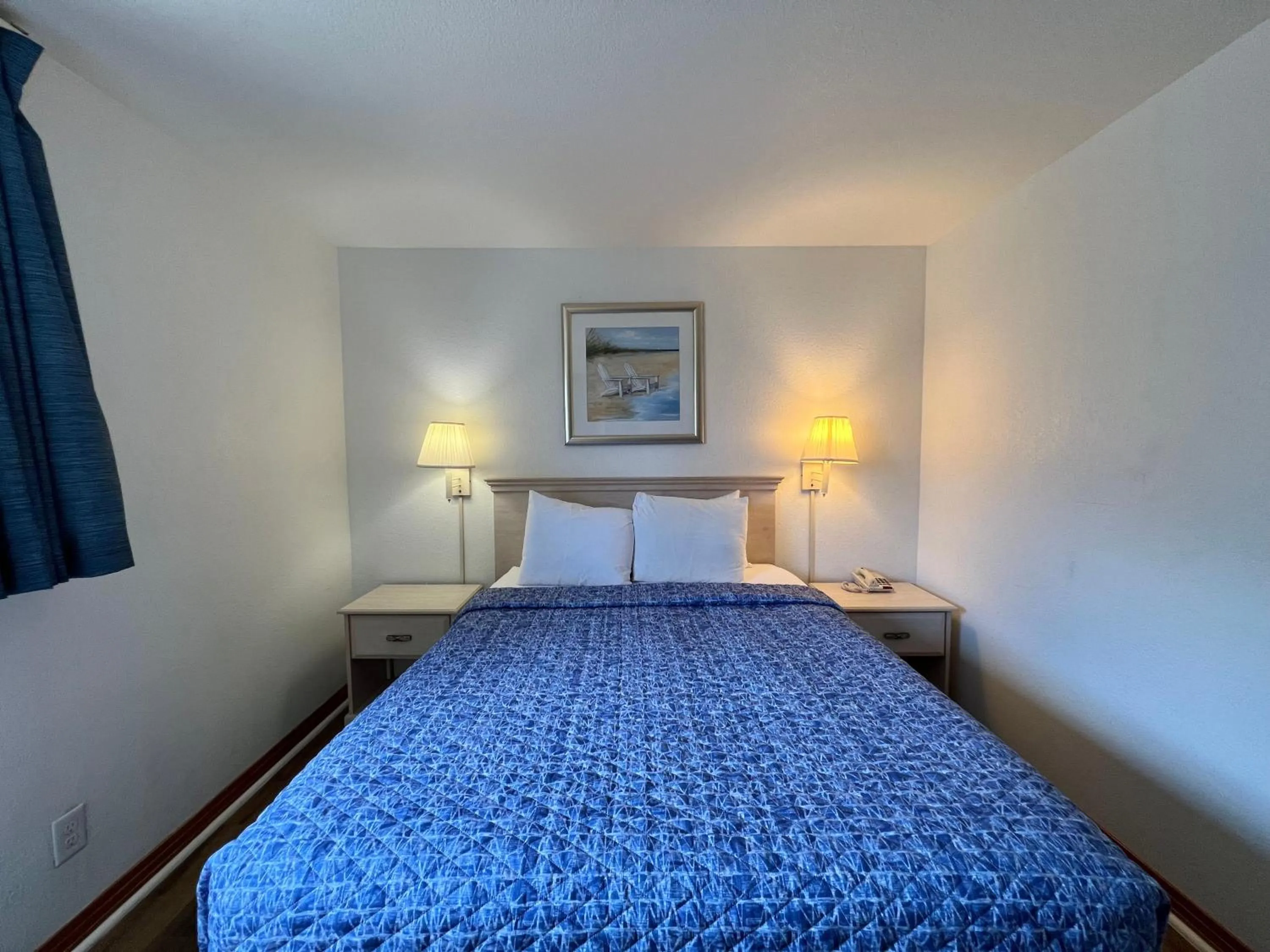 Bed in Mariner Inn And Suites