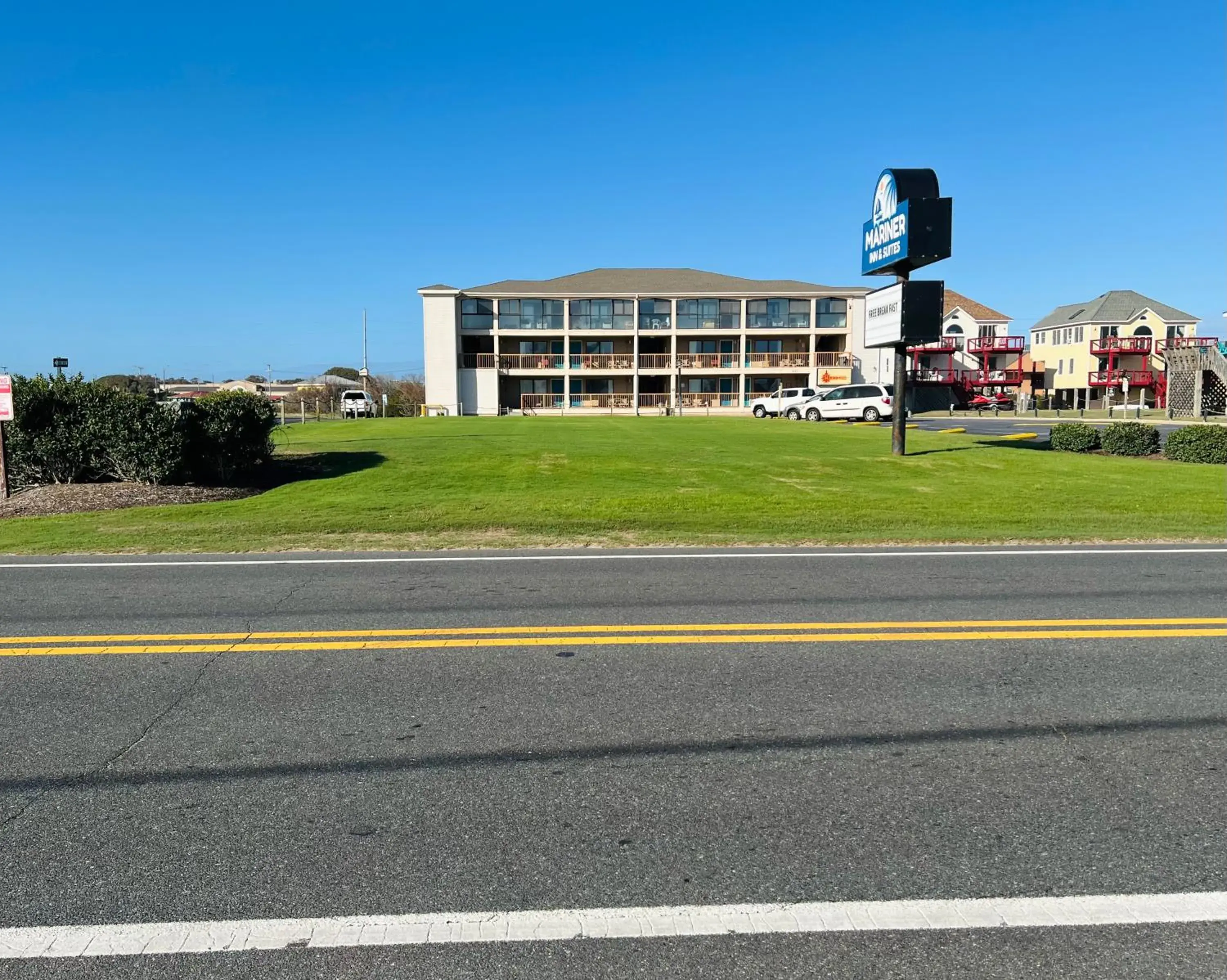 Suite with Two Double Beds - single occupancy - Non-Smoking Across the street from ocean in Mariner Inn And Suites Suite with Two Double Beds - single occupancy - Non-Smoking Across the street from ocean in Mariner Inn And Suites