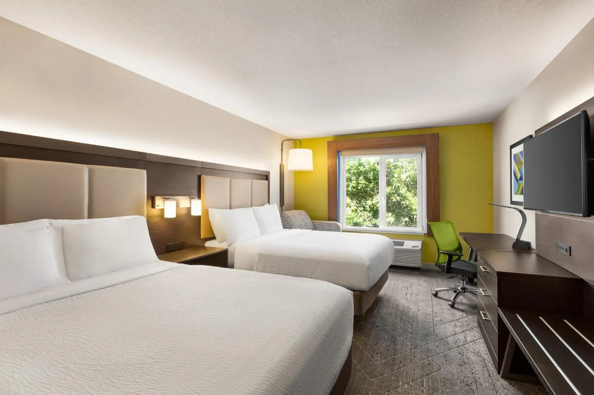 Standard Queen Room with Two Queen Beds in Holiday Inn Express & Suites - Redding by IHG Standard Queen Room with Two Queen Beds in Holiday Inn Express & Suites - Redding by IHG