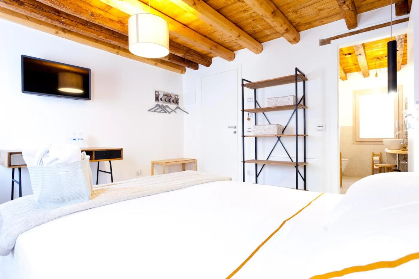 Photo of the whole room, Bed in B&B LA CANEVA 951