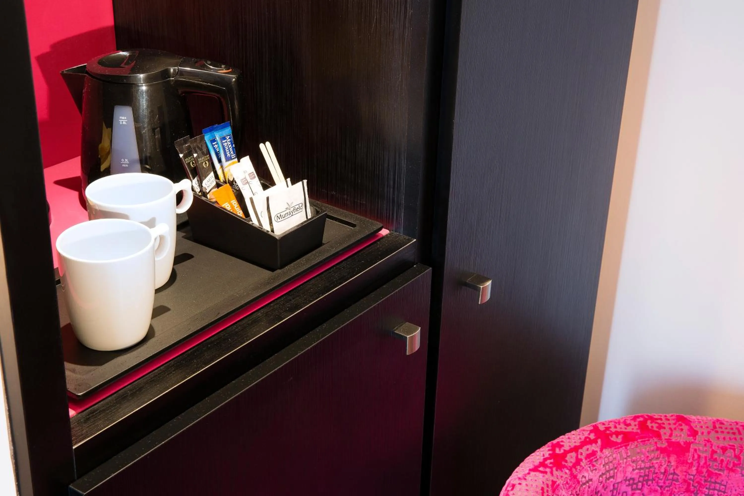 Coffee/tea facilities in Hôtel Gustave