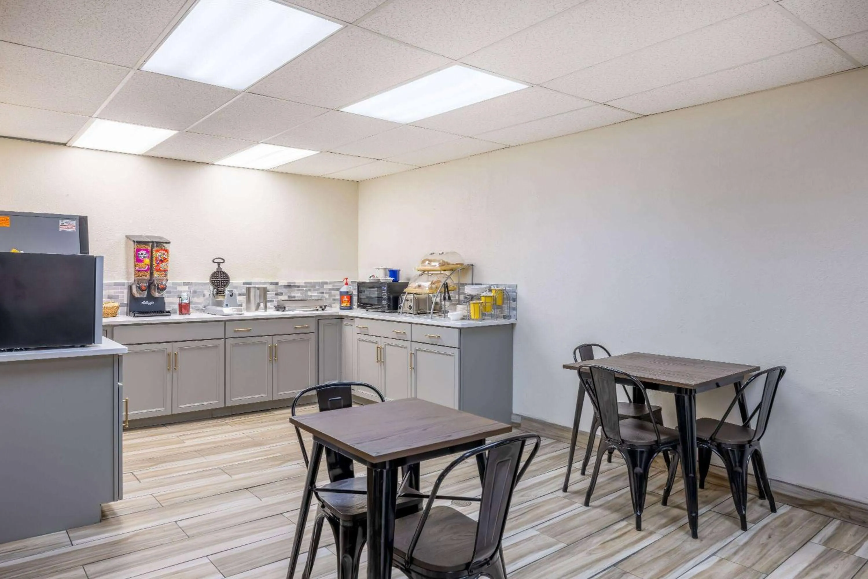 Breakfast in Wingate by Wyndham Butte City Center