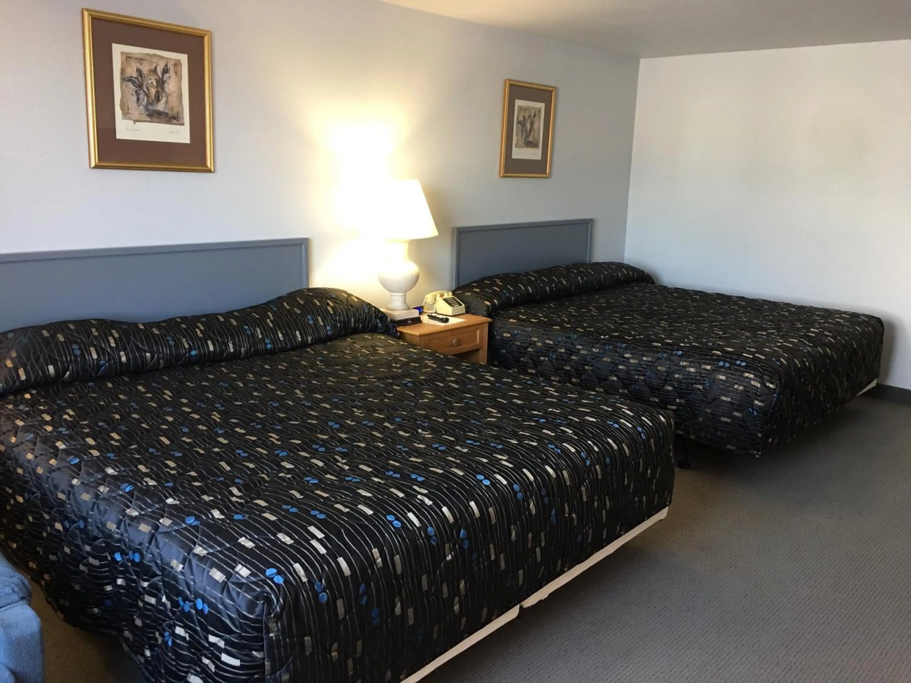 Bed in Americas Best Value Inn Billings