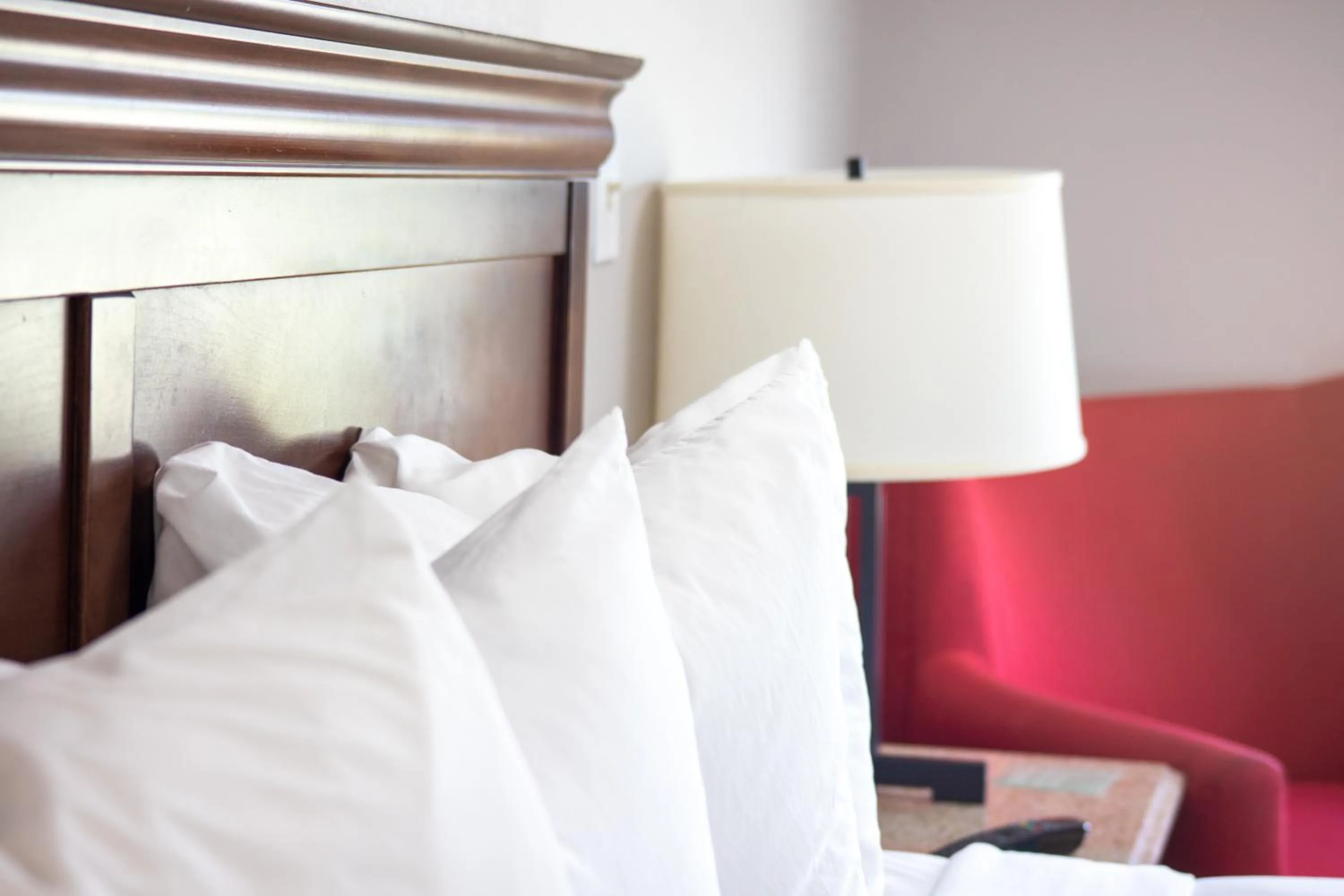 Bed in Country Inn & Suites by Radisson, Wilmington, NC