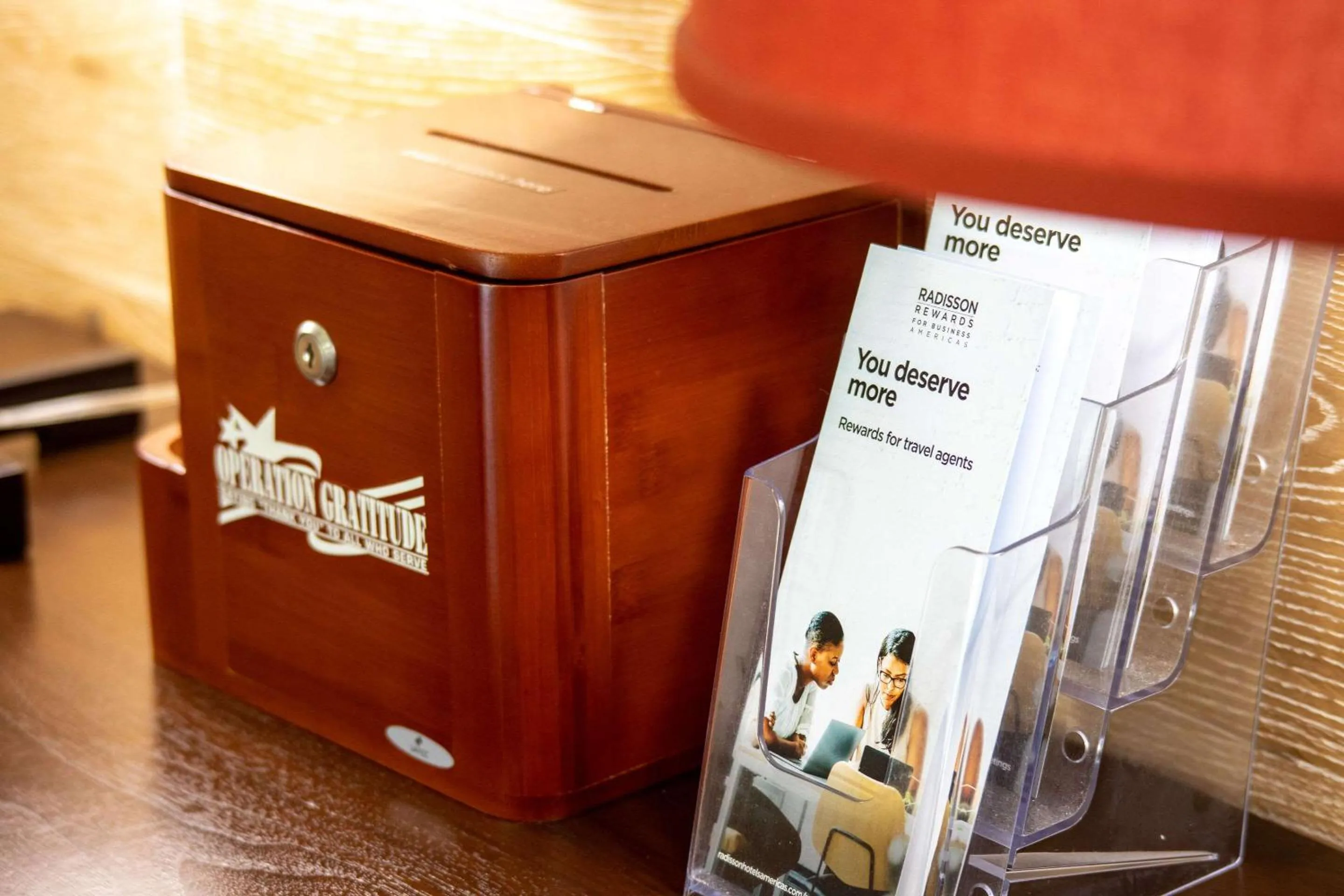 Lobby or reception in Country Inn & Suites by Radisson, Wilmington, NC