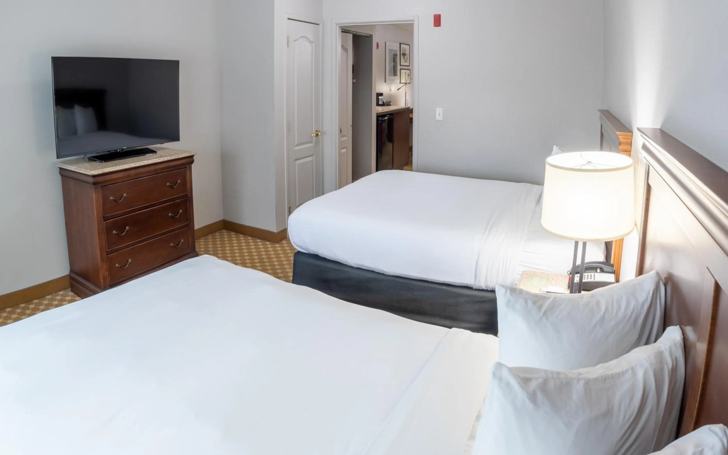 Bed in Country Inn & Suites by Radisson, Wilmington, NC