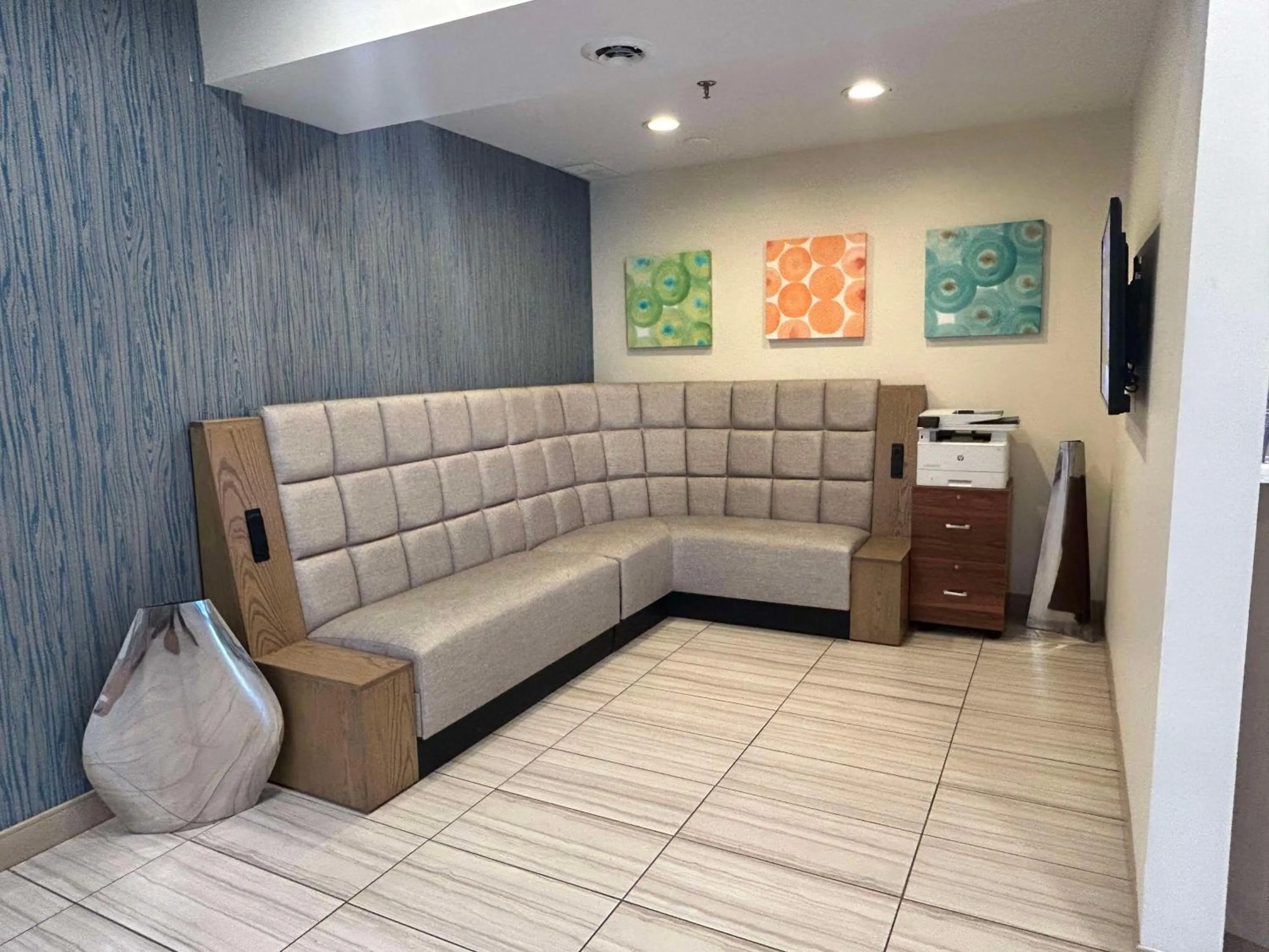 Lobby or reception in Best Western Erie Inn & Suites