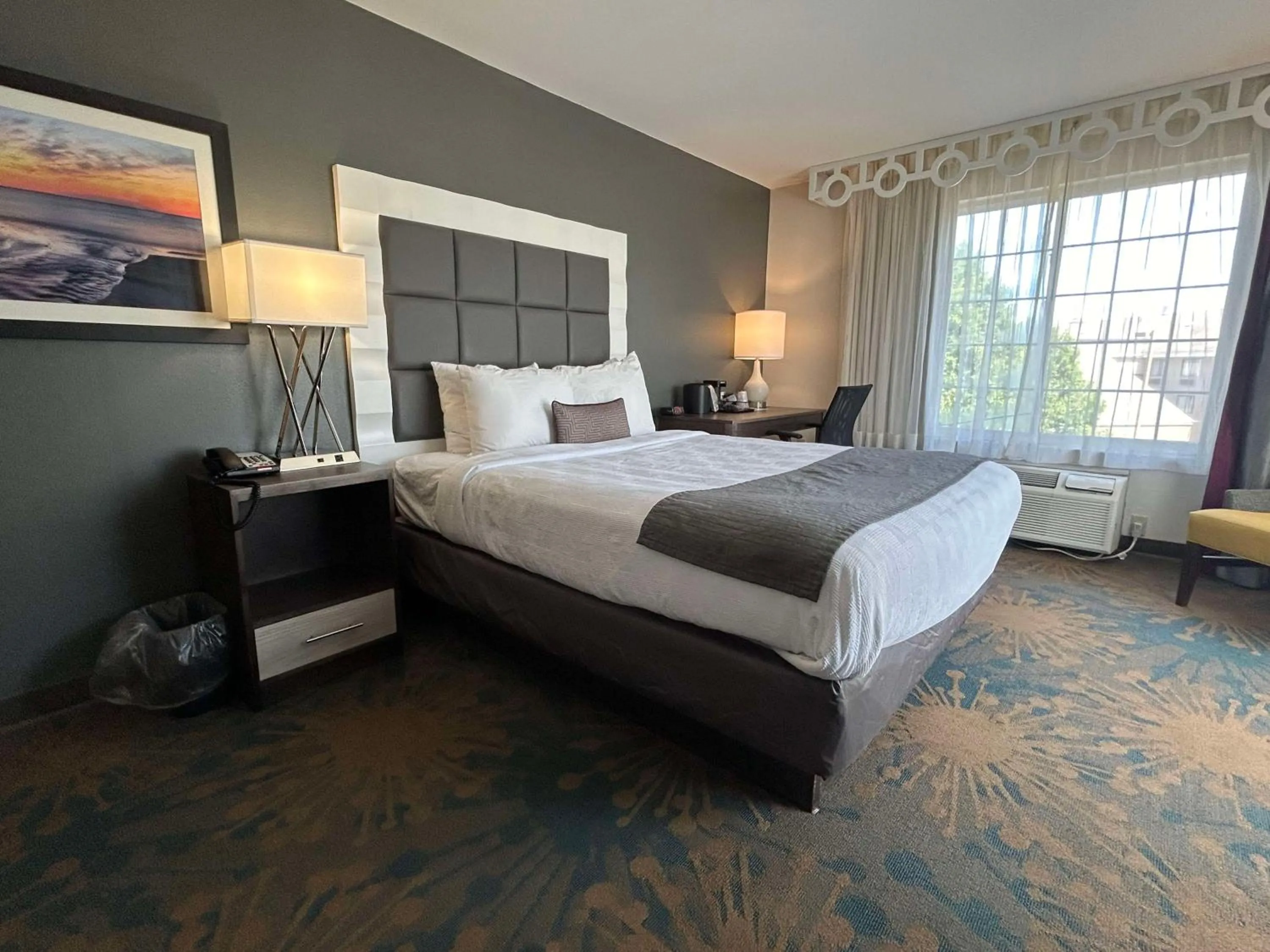 Bedroom, Bed in Best Western Erie Inn & Suites