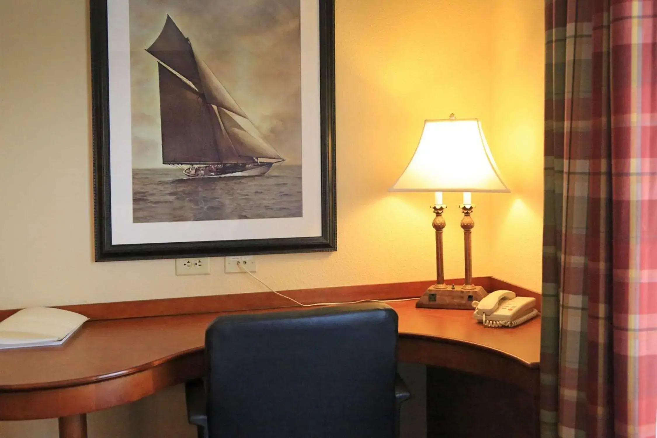 Room with Two Queen Beds - Non-Smoking in Hampton Inn Easton Room with Two Queen Beds - Non-Smoking in Hampton Inn Easton