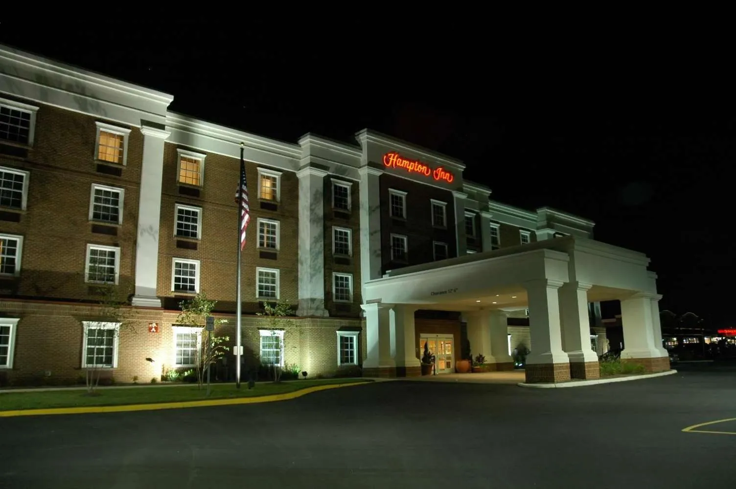 Property building in Hampton Inn Easton