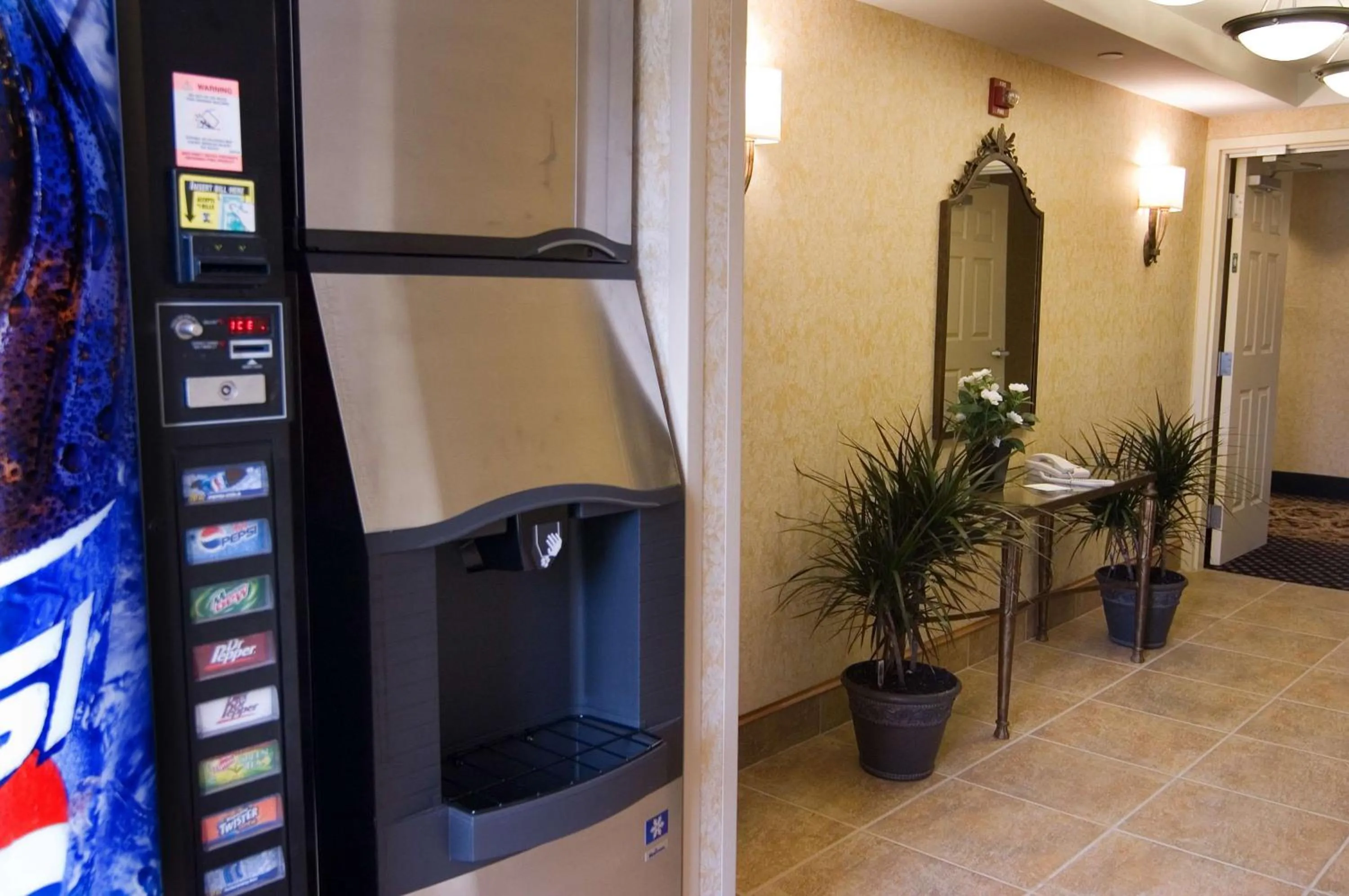 Lobby or reception in Hampton Inn Easton