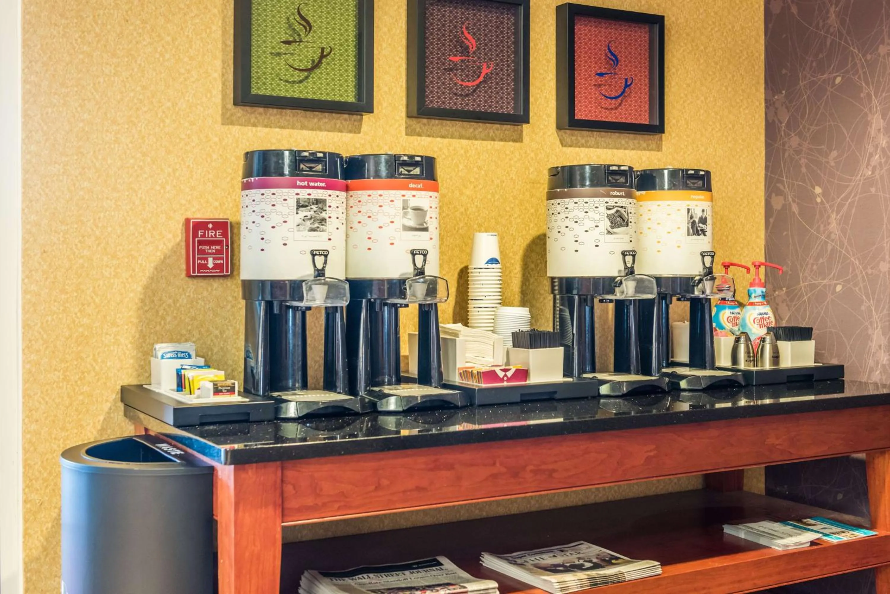 Dining area in Hampton Inn Easton