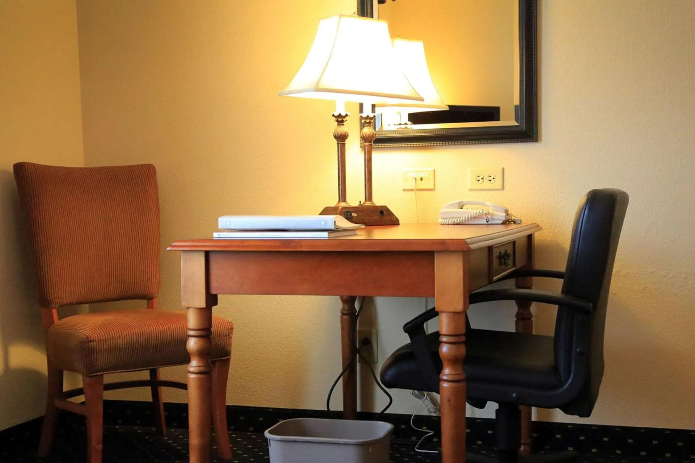 Bed in Hampton Inn Easton