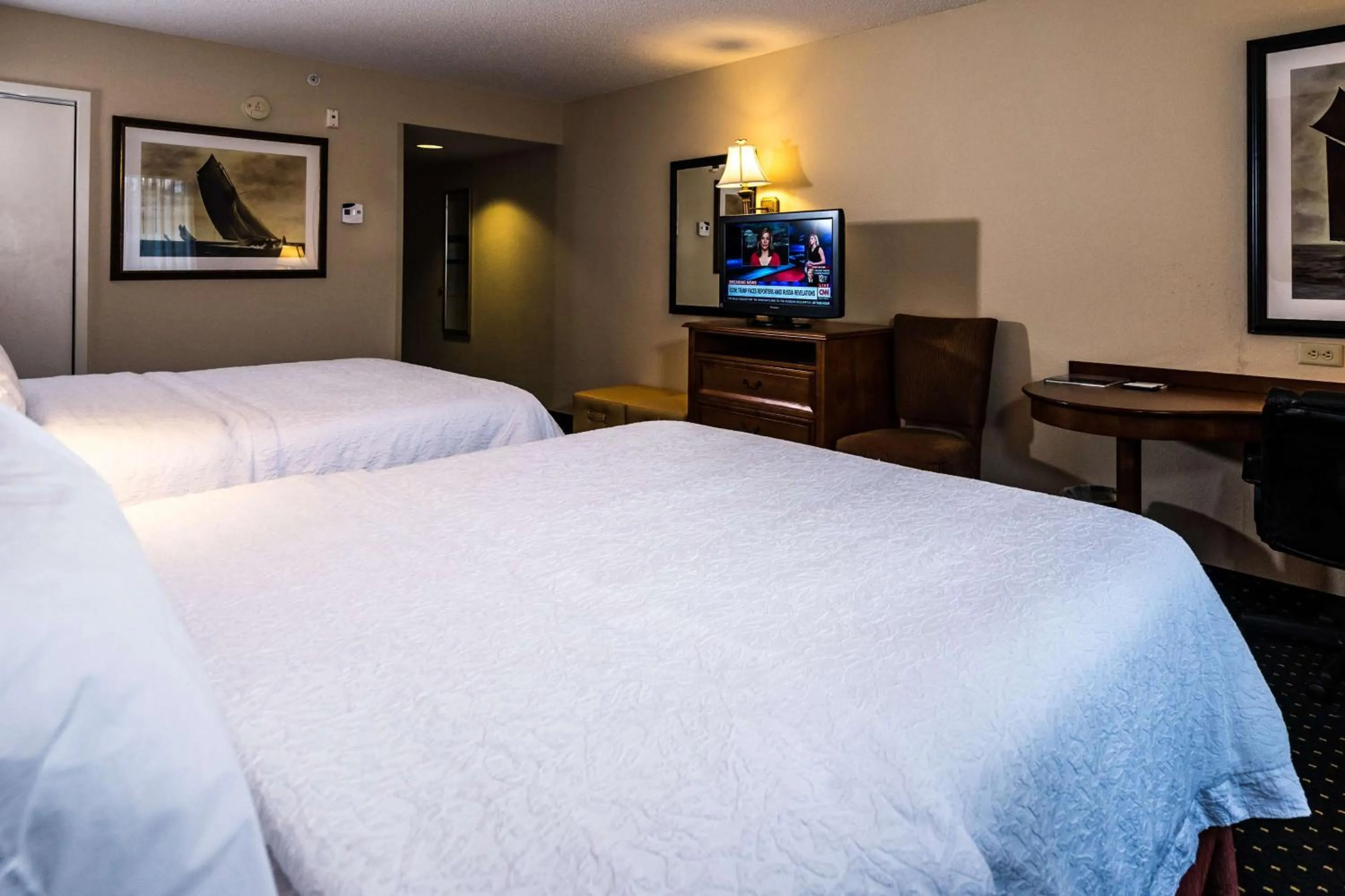 Bed in Hampton Inn Easton