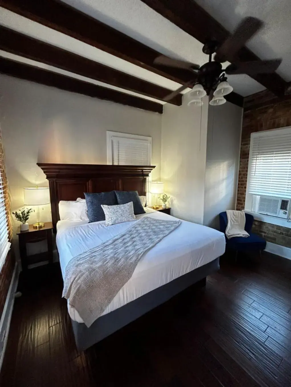 Superior King Room in Hotel St. Pierre French Quarter Superior King Room in Hotel St. Pierre French Quarter