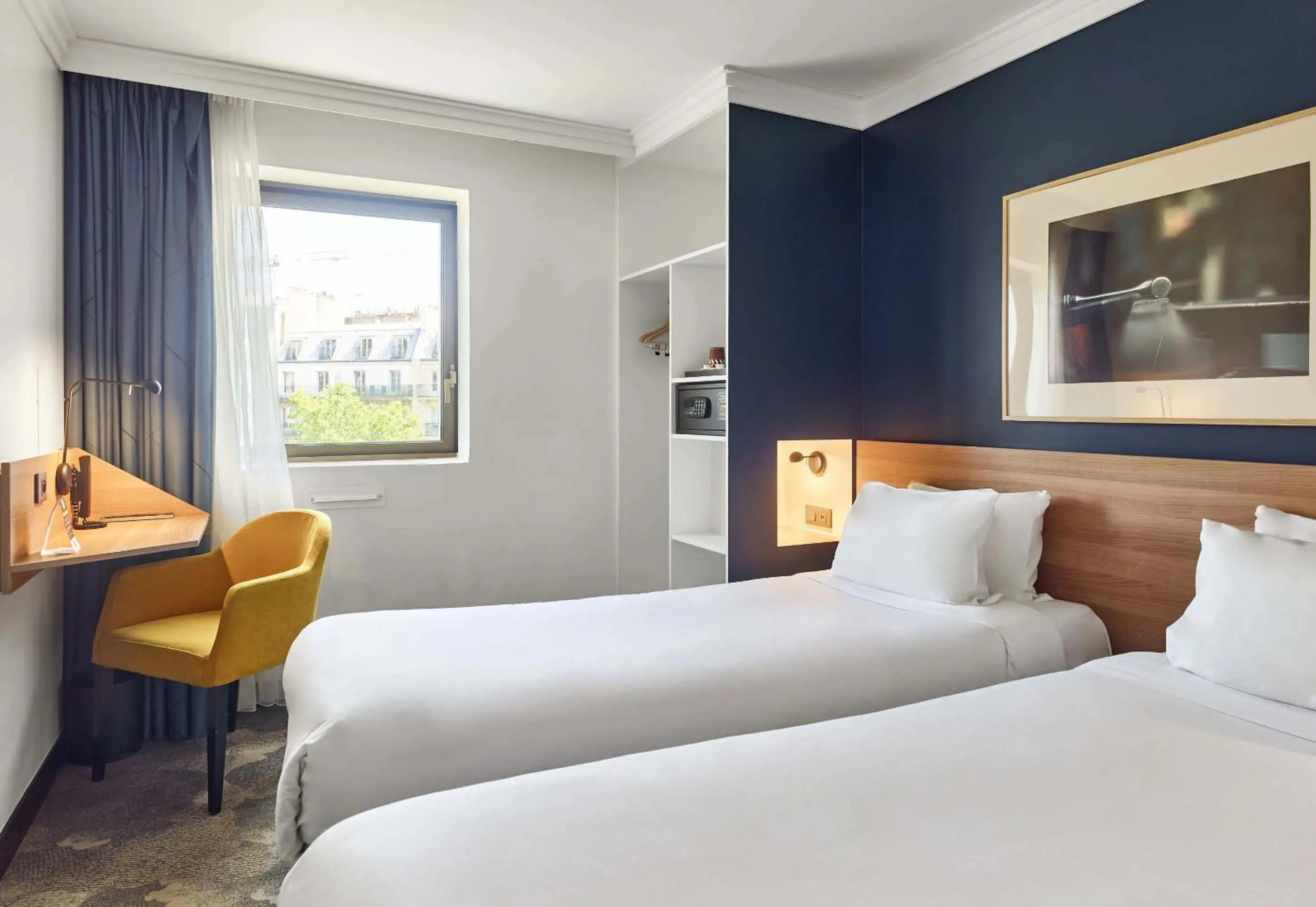 Bed in B&B HOTEL Paris 17 Batignolles