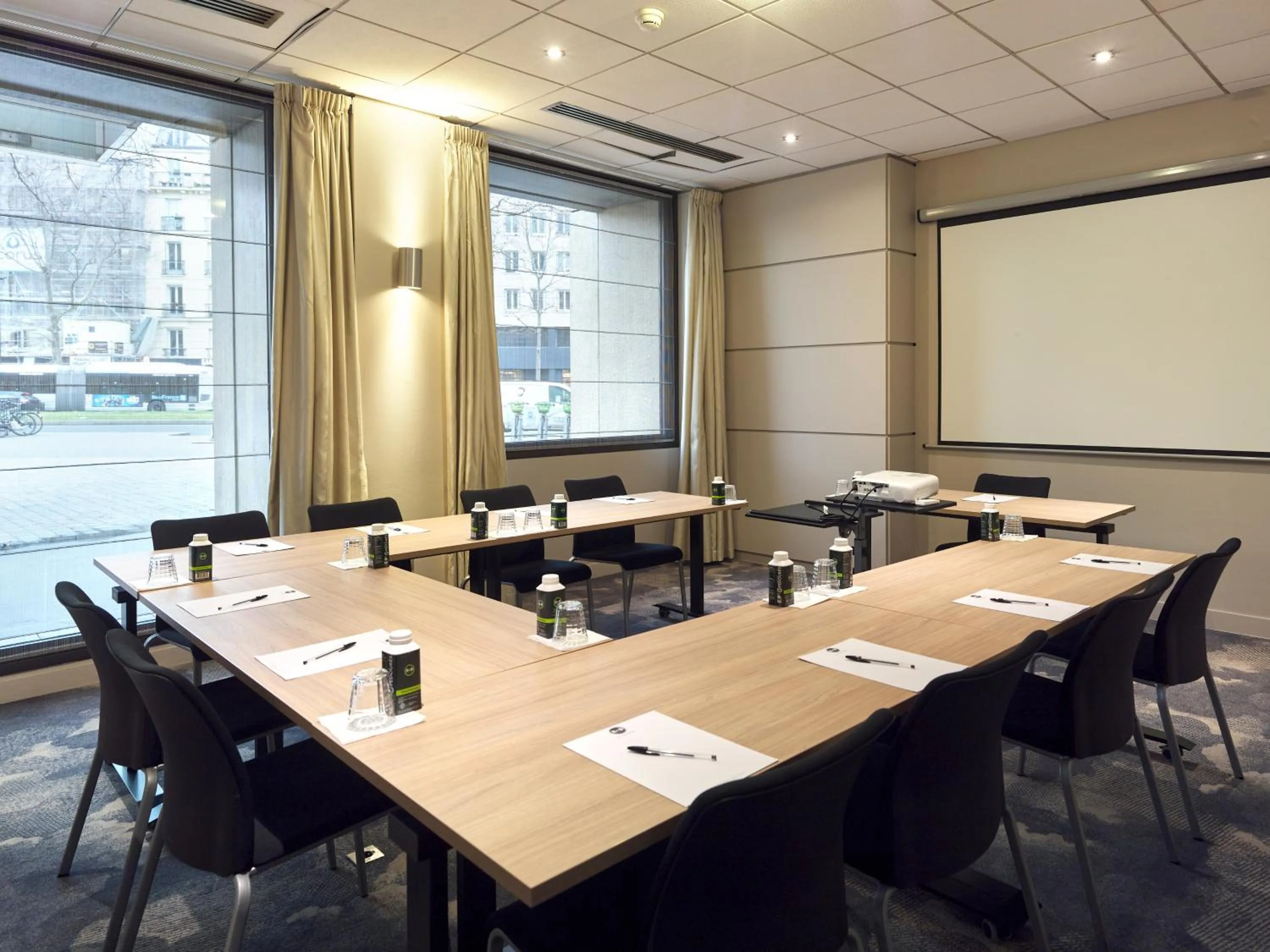 Meeting/conference room in B&B HOTEL Paris 17 Batignolles