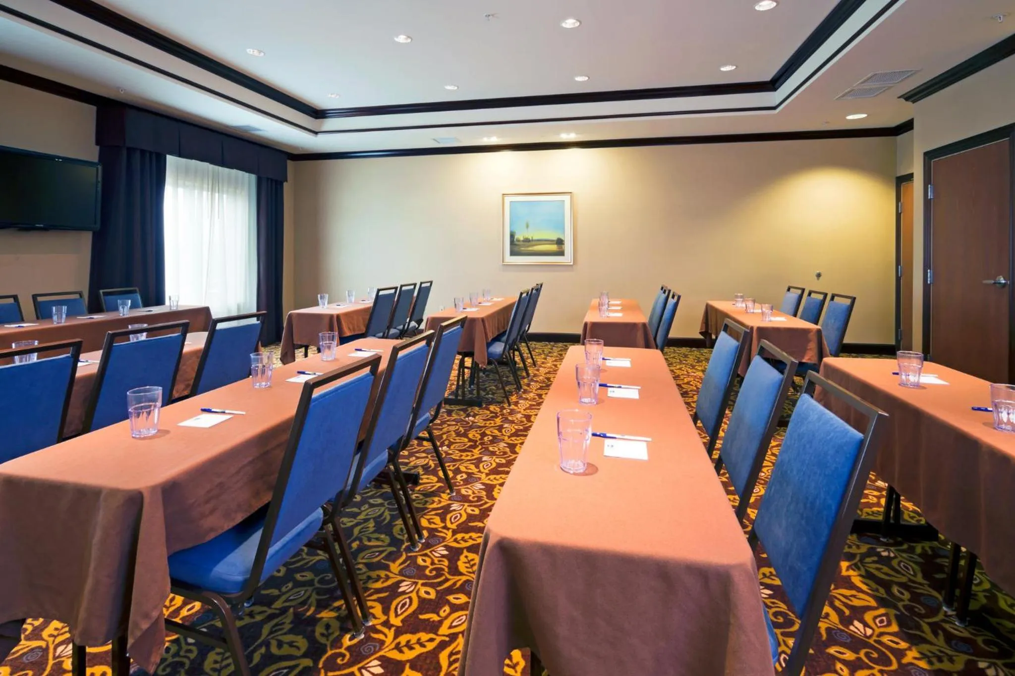 Meeting/conference room in Holiday Inn Express Washington Court House by IHG