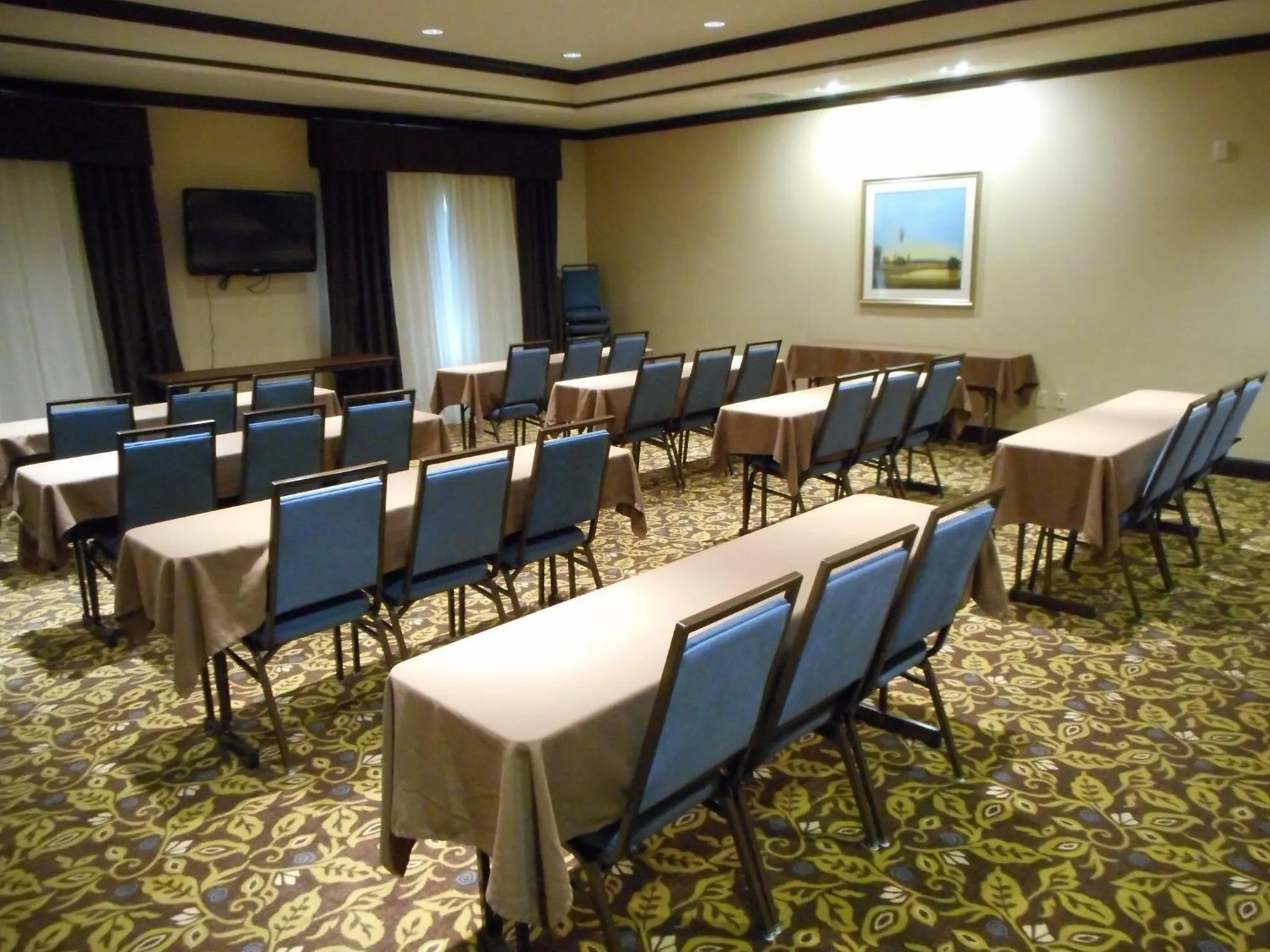 Meeting/conference room in Holiday Inn Express Washington Court House by IHG