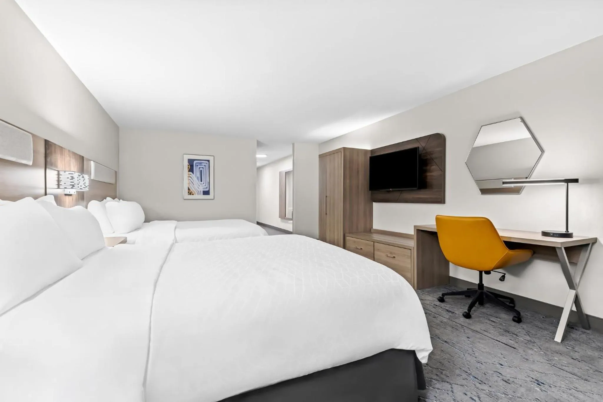 Photo of the whole room, Bed in Holiday Inn Express Washington Court House by IHG