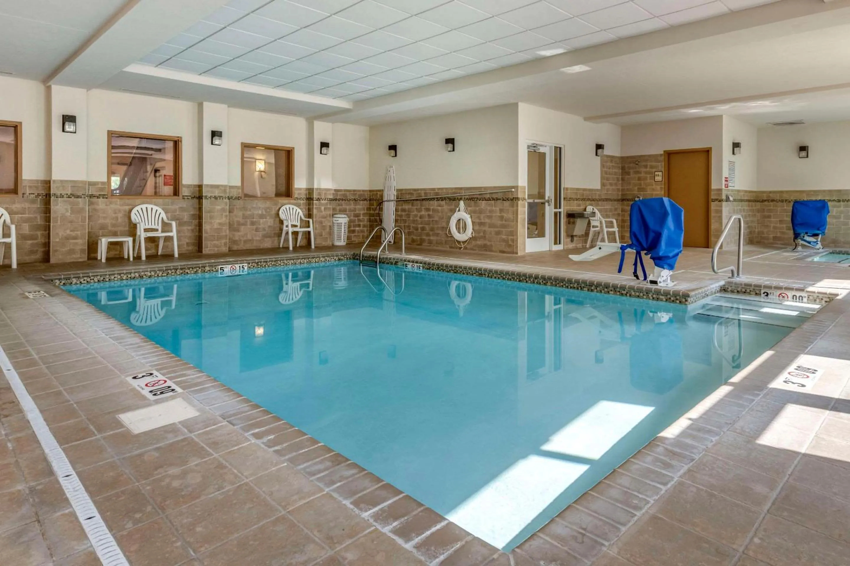 Pool view in Comfort Inn & Suites Dover